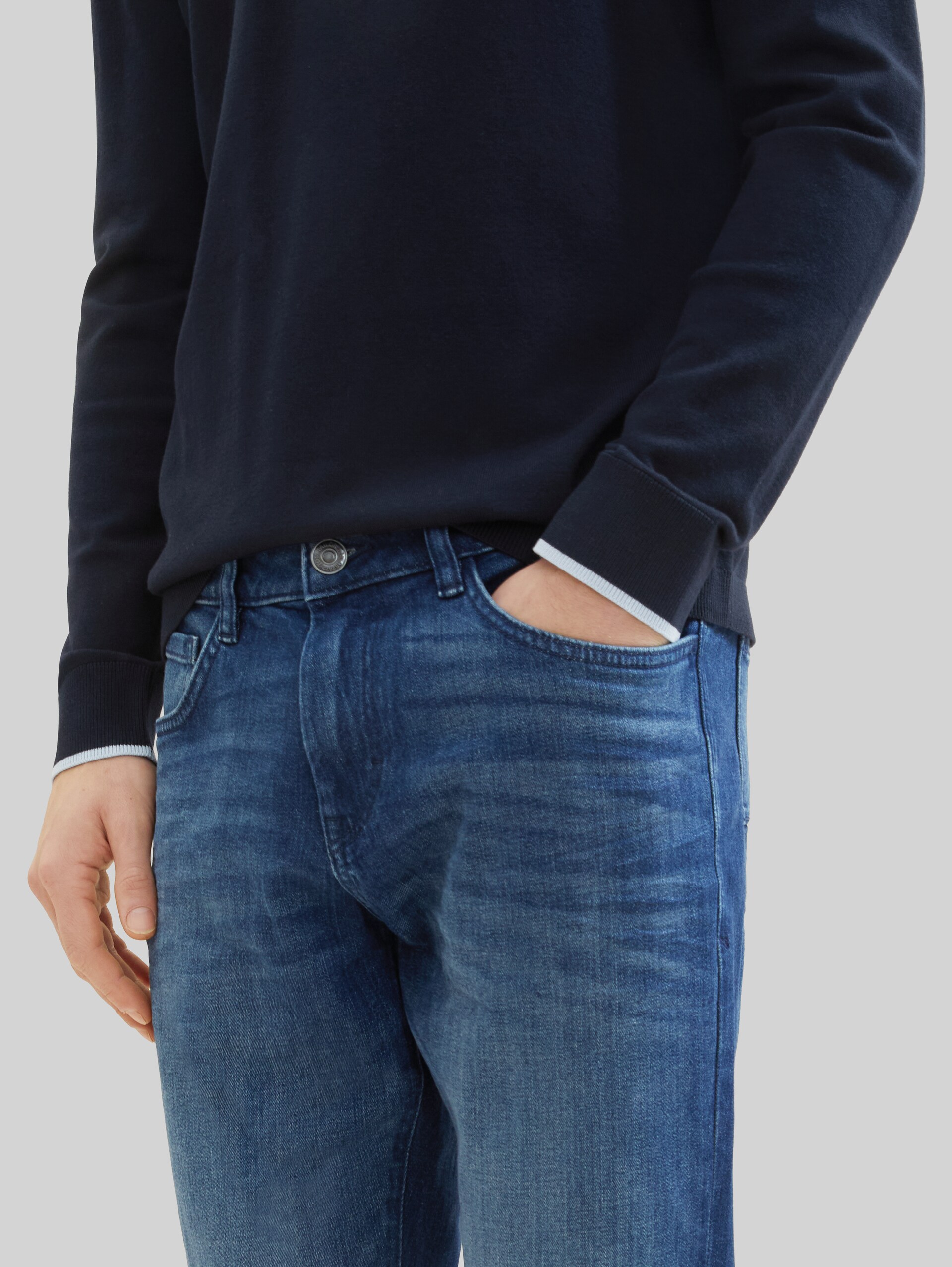 TTMARVIN Straight Jeans - dark stone wash denim - Detail-Model-Ansicht