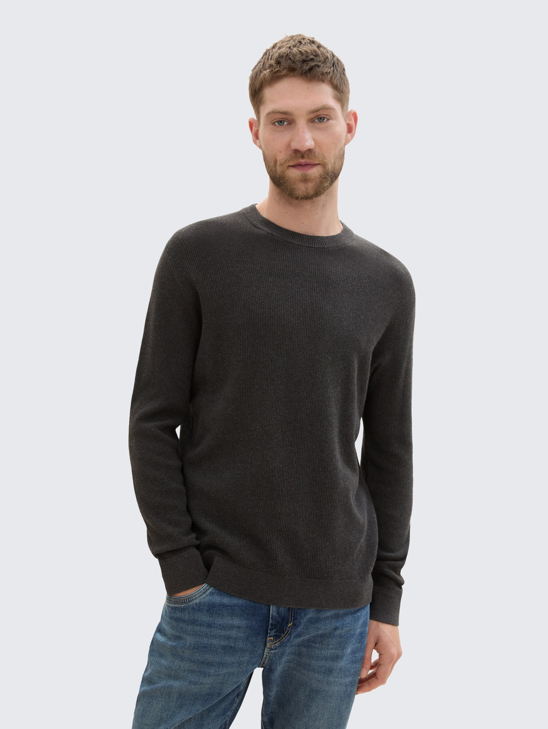 Strickpullover aus Baumwolle - Black Grey Melange - Ausschnitt Model-Vorderansicht