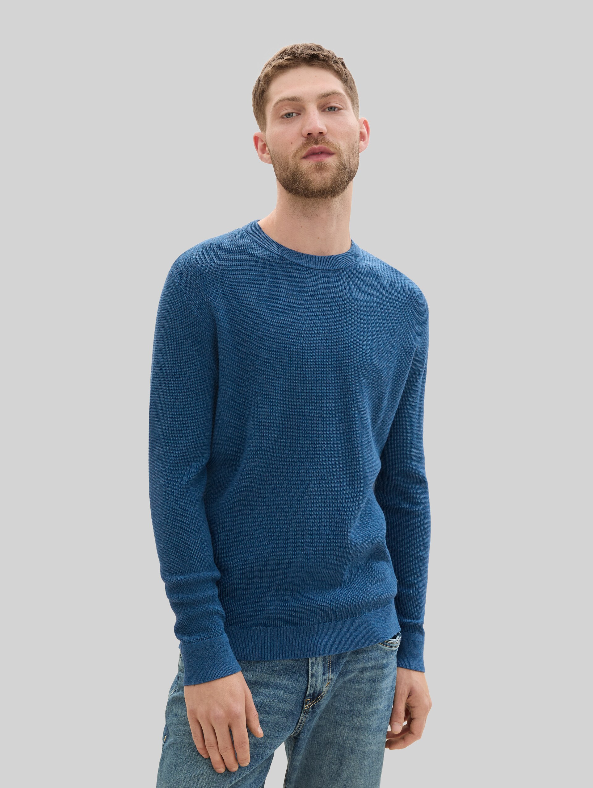 Strickpullover aus Baumwolle - dark teal melange - Ausschnitt Model-Vorderansicht