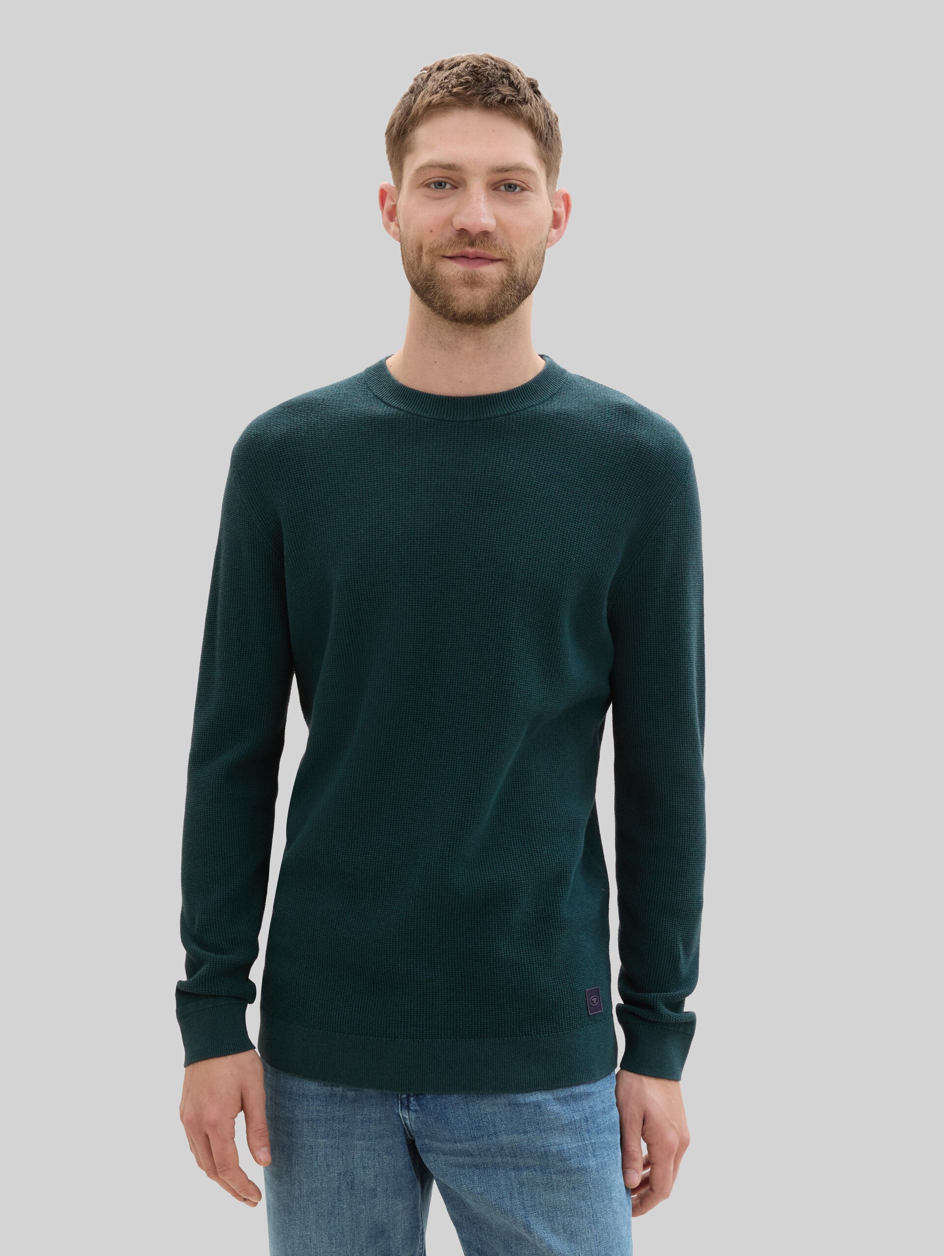 Strickpullover aus Baumwolle - dark tree green melange - Ausschnitt Model-Vorderansicht