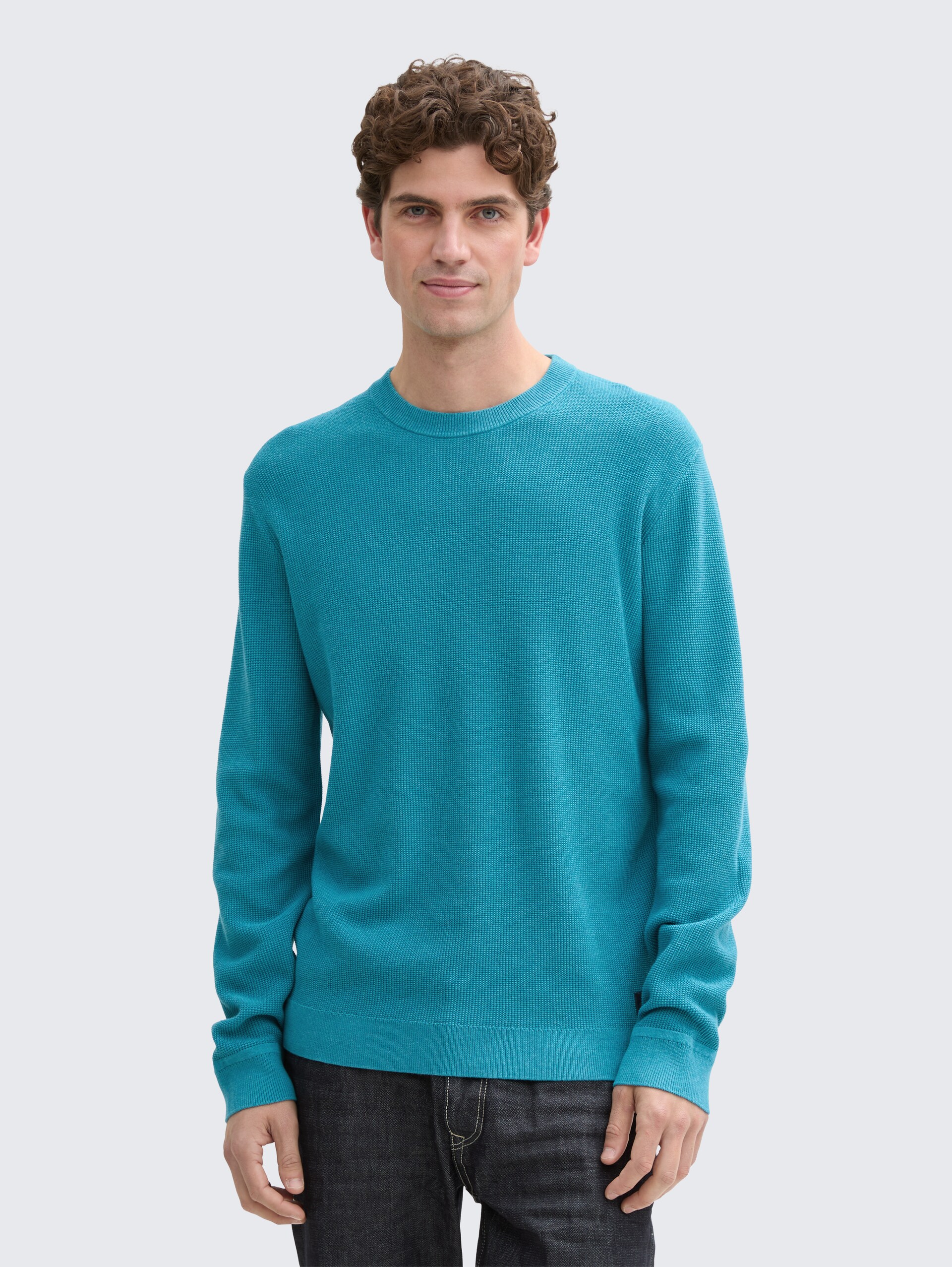 Strickpullover aus Baumwolle - turquoise blue melange - Ausschnitt Model-Vorderansicht