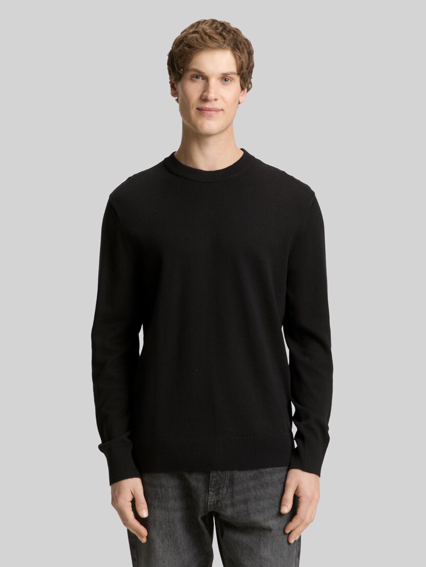 Basic katoenen gebreide trui door Denim Male, Black