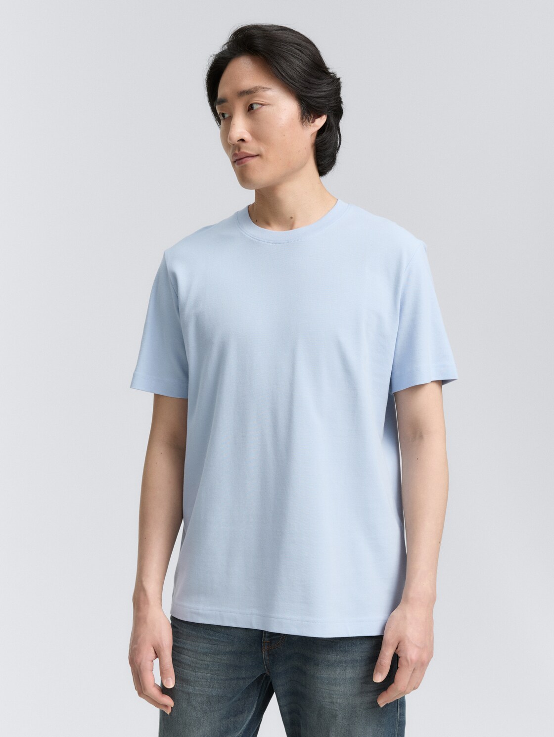 Piqué T-Shirt mit Stretch - Light Metal Blue - Ausschnitt Model-Vorderansicht