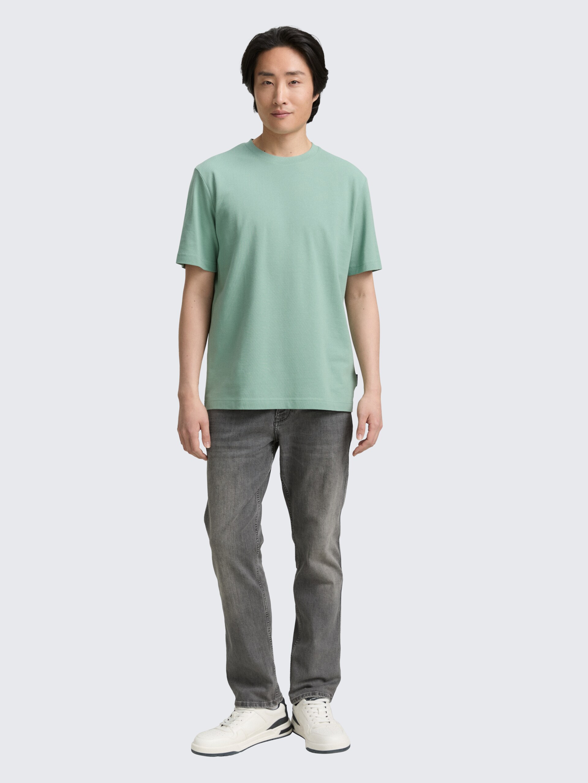 Piqué T-Shirt mit Stretch - dust green - Model-Vorderansicht