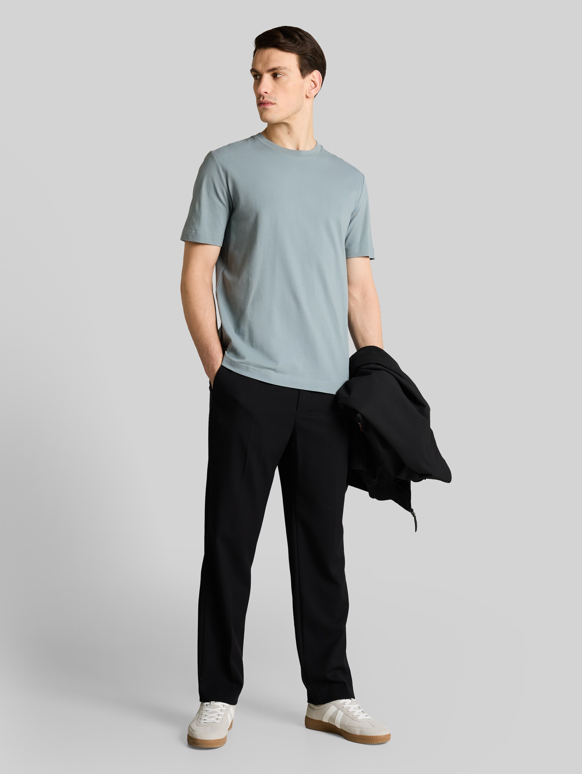 Piqué T-Shirt mit Stretch - grey mint - Model-Vorderansicht