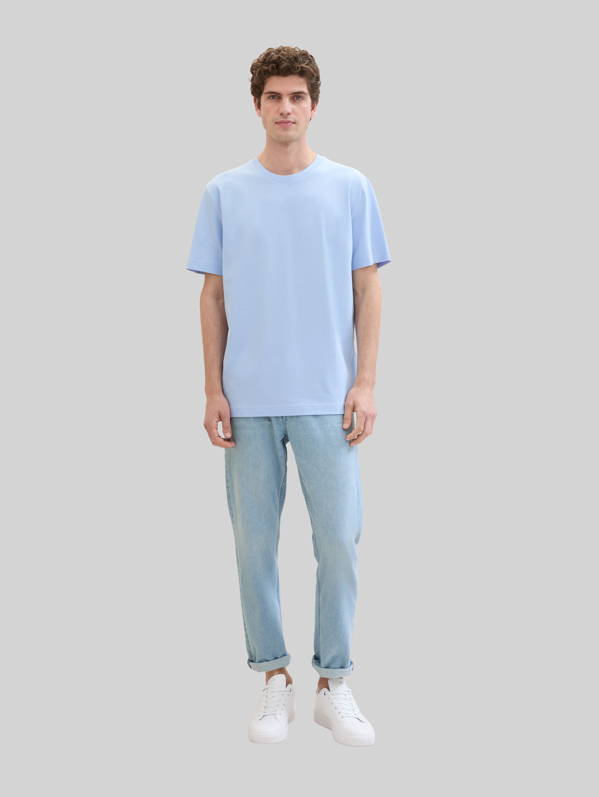 Piqué T-shirt met stretch - windsurf blue - Model vooraanzicht