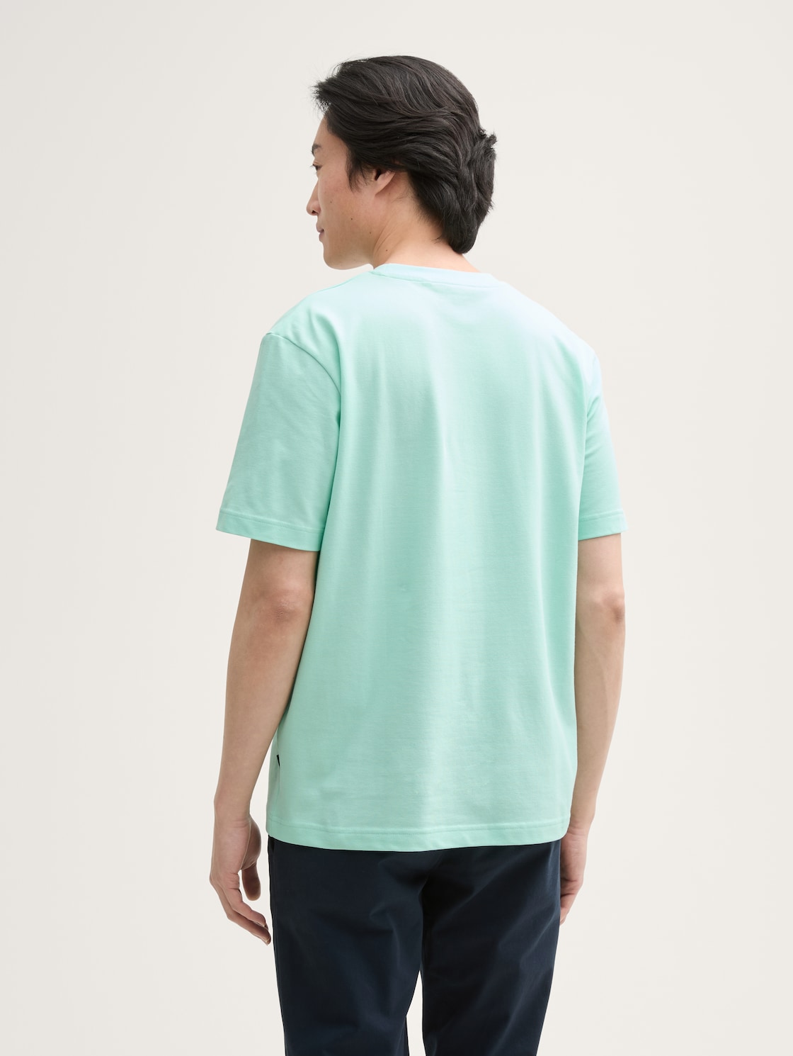Piqué T-Shirt mit Stretch - bright mint green - Auschnitt Model-Rückansicht