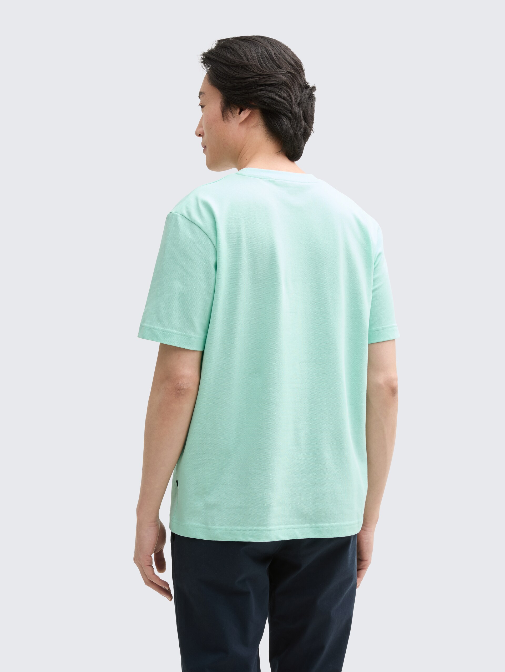 Piqué T-Shirt mit Stretch - bright mint green - Auschnitt Model-Rückansicht