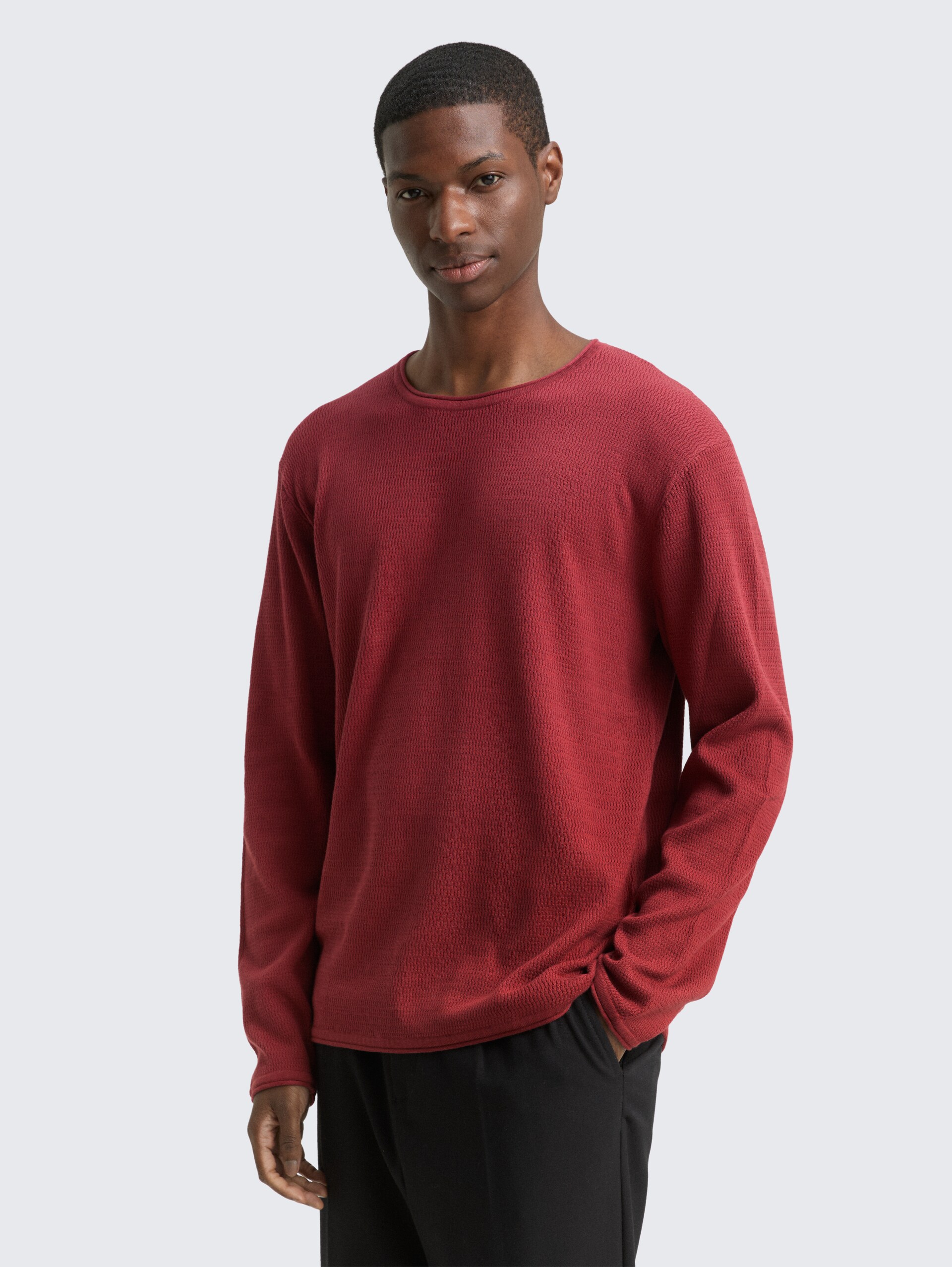 Strickpullover aus Baumwolle - burnt russet - Ausschnitt Model-Vorderansicht