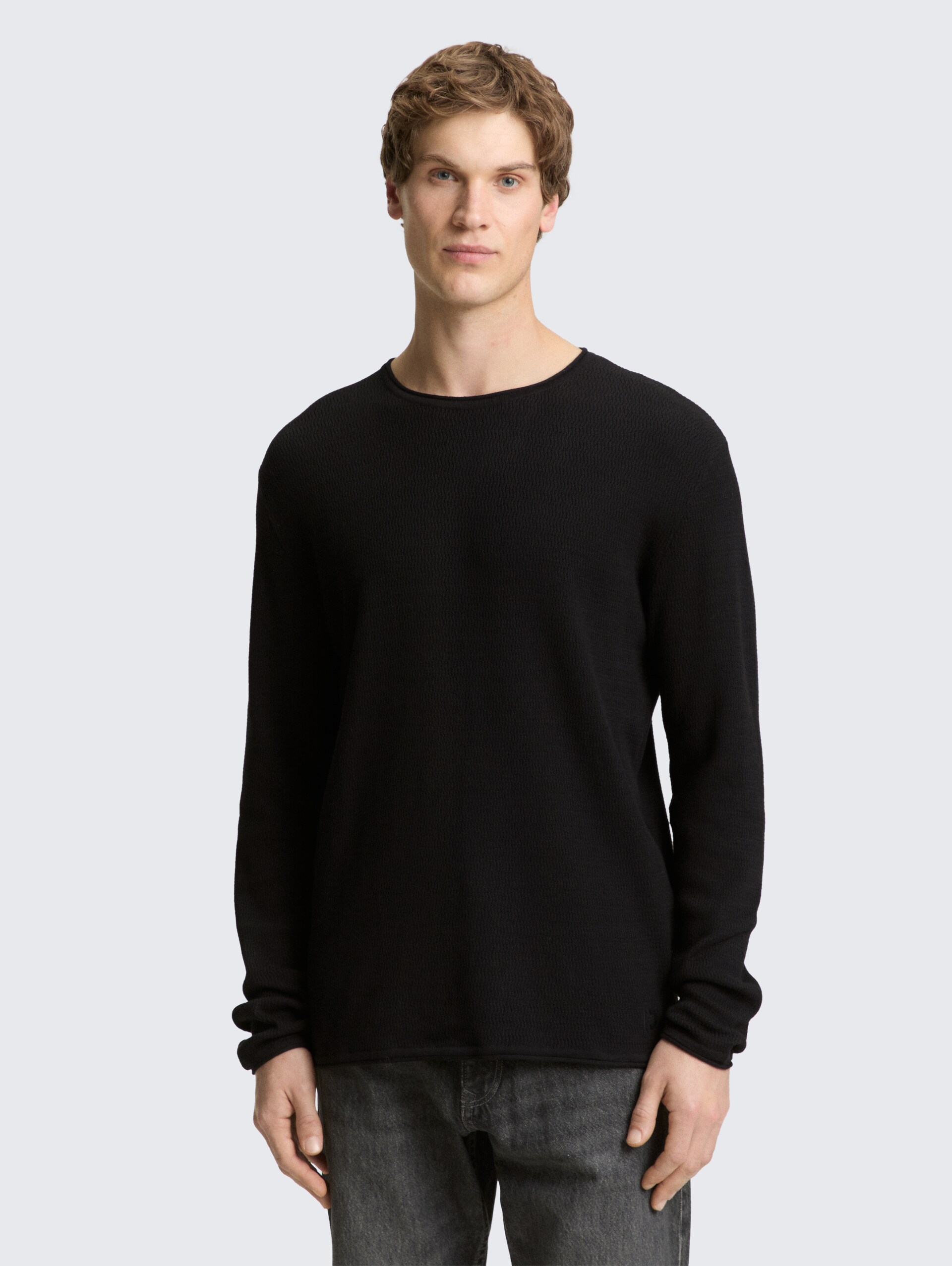 Strickpullover aus Baumwolle - Black - Ausschnitt Model-Vorderansicht