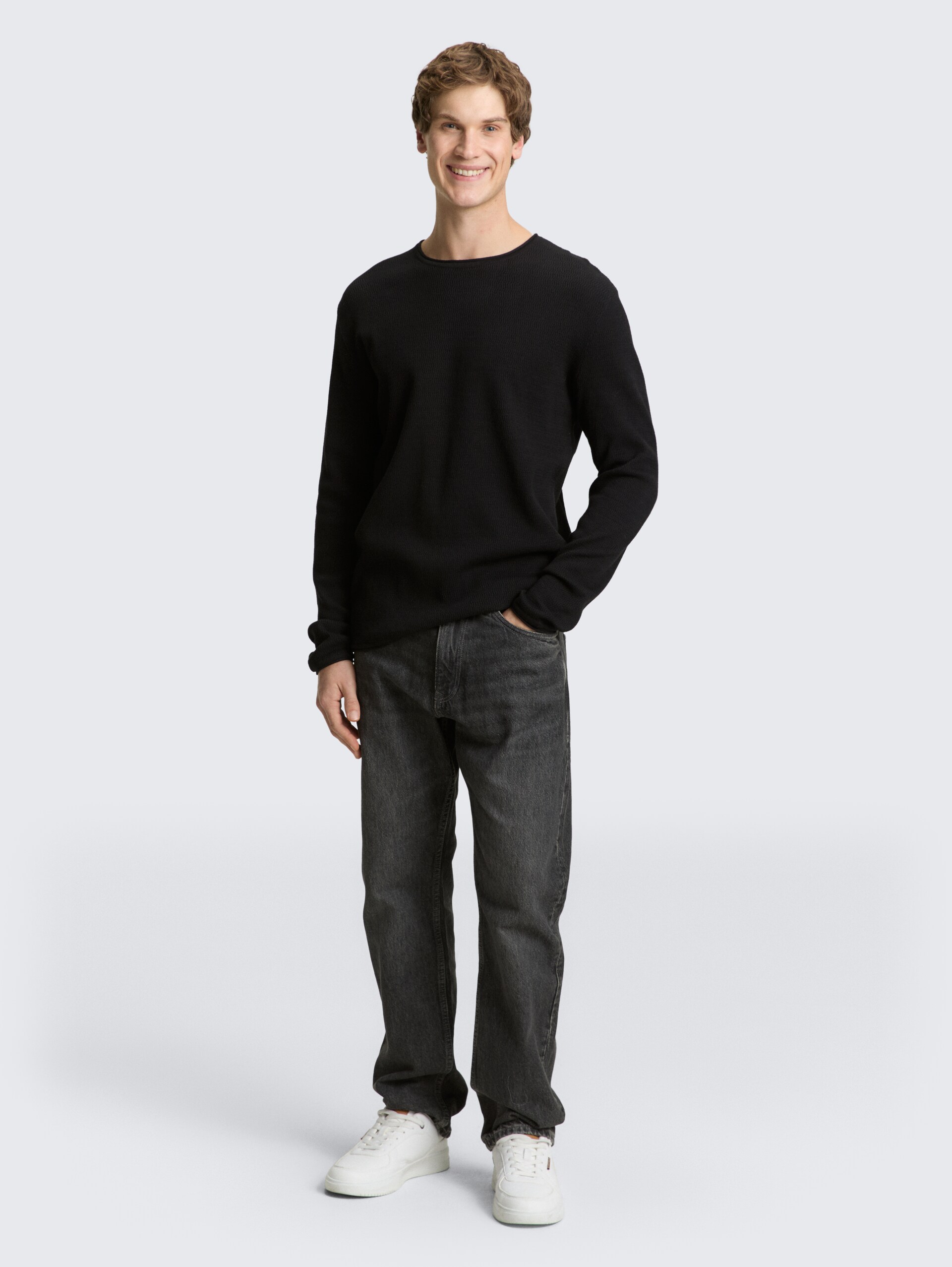 Strickpullover aus Baumwolle - Black - Model-Vorderansicht
