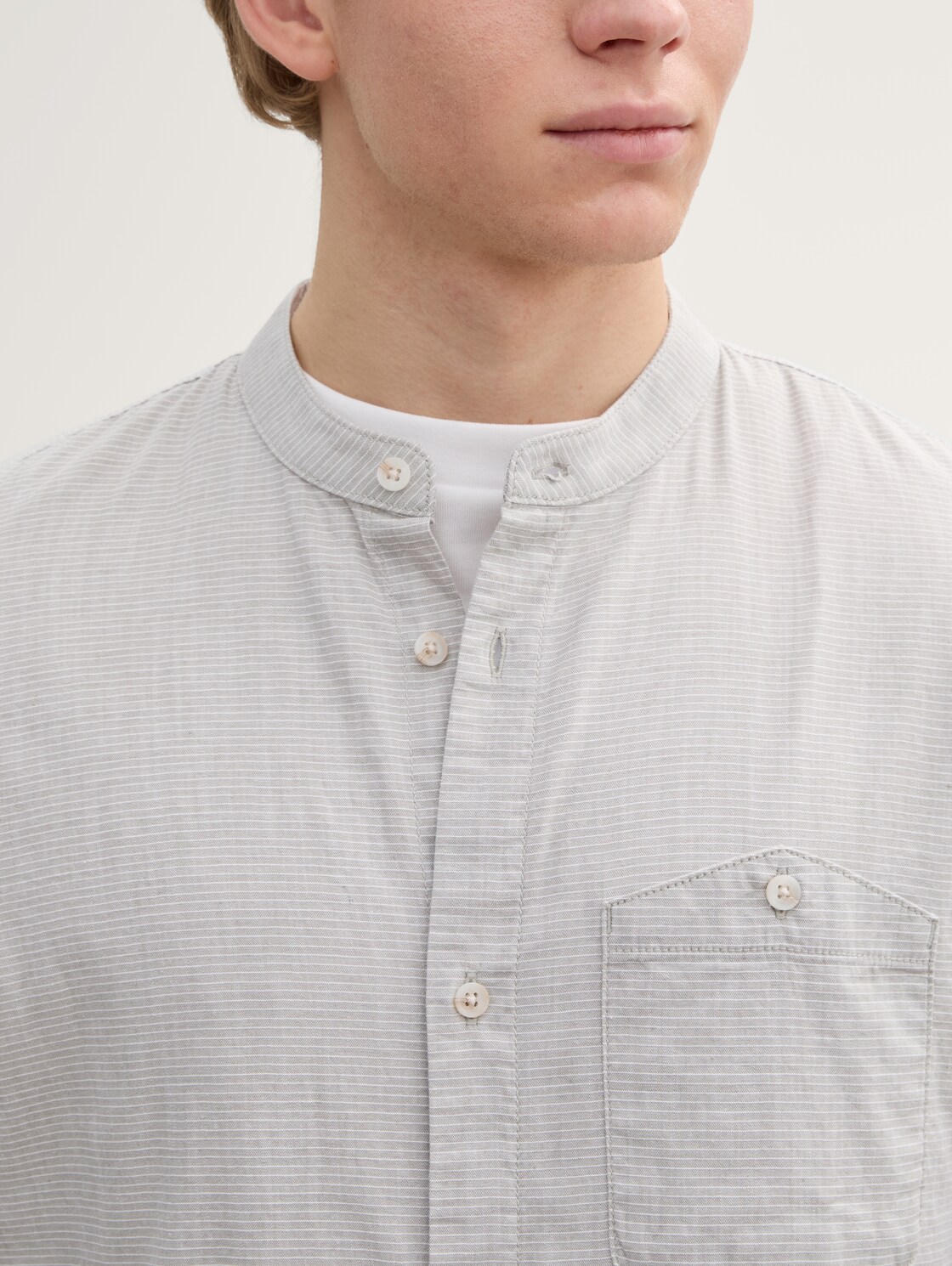 Basic Fit Hemd mit Stehkragen - tree green grid design - Detail-Model-Ansicht