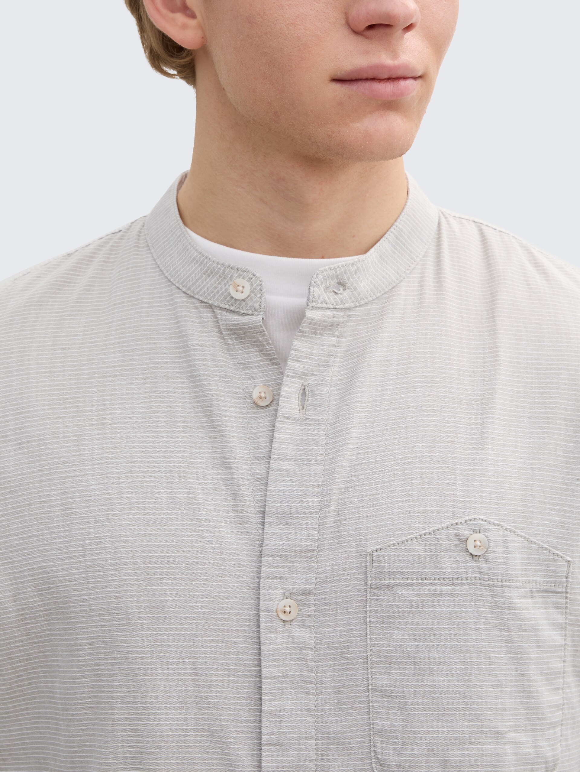 Basic Fit Hemd mit Stehkragen - tree green grid design - Detail-Model-Ansicht
