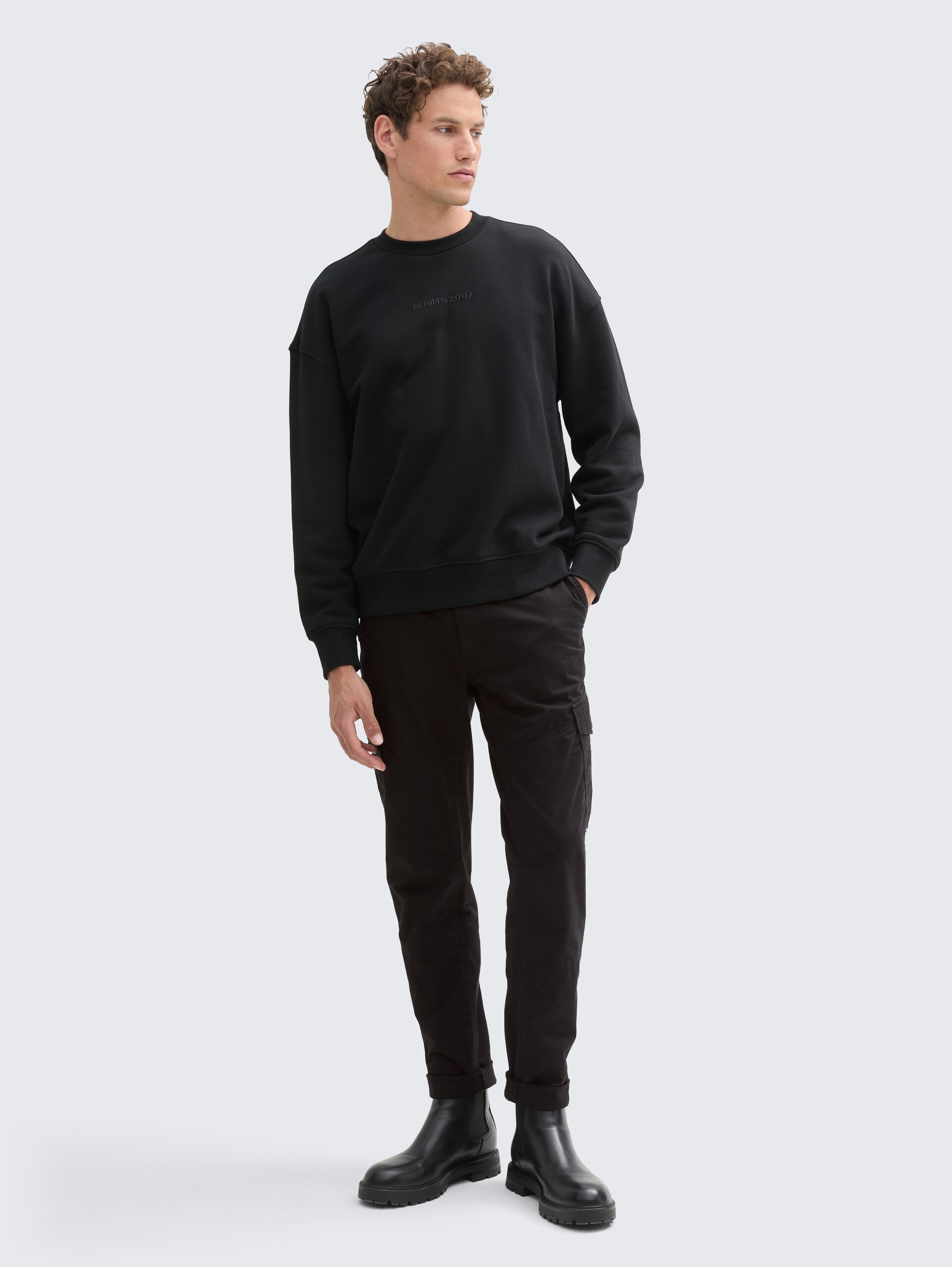 Regular Tapered Cargo Hose - Black - Model-Vorderansicht