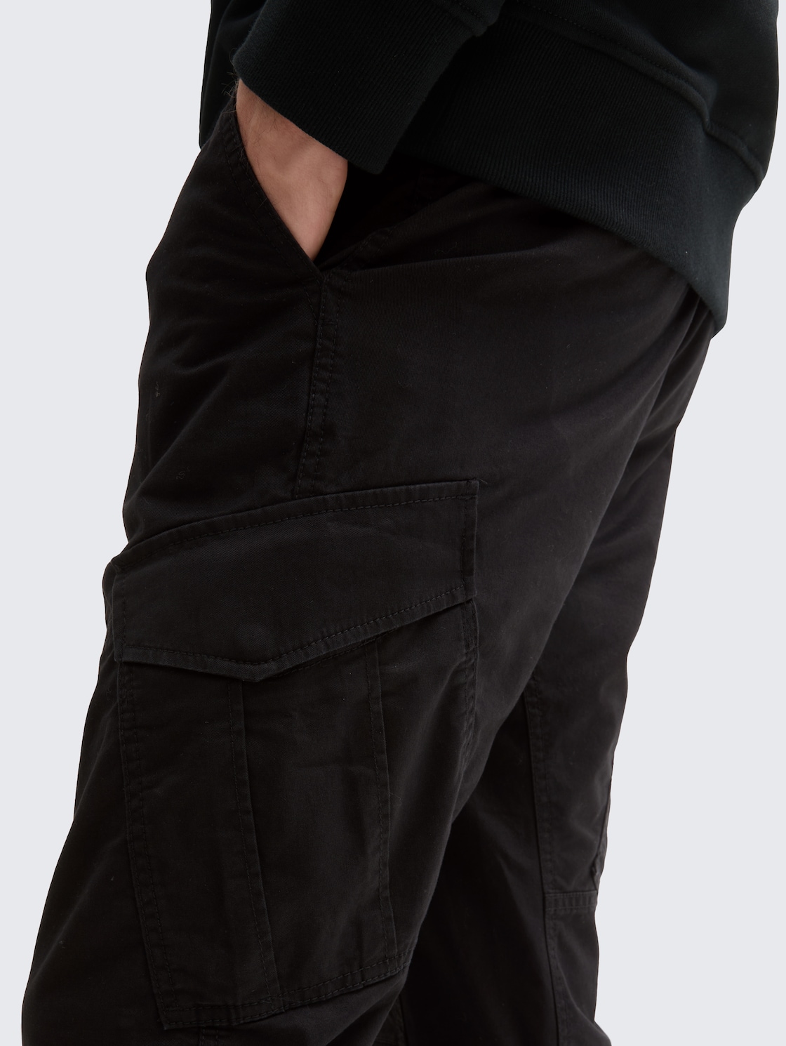 Regular Tapered Cargo Hose - Black - Detail-Model-Ansicht