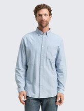 Regular fit shirt with breast pocket - light blue white chambray - Neckline model front view