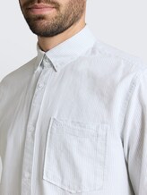 Regular fit shirt with breast pocket - greyish green stripe - Detail model view