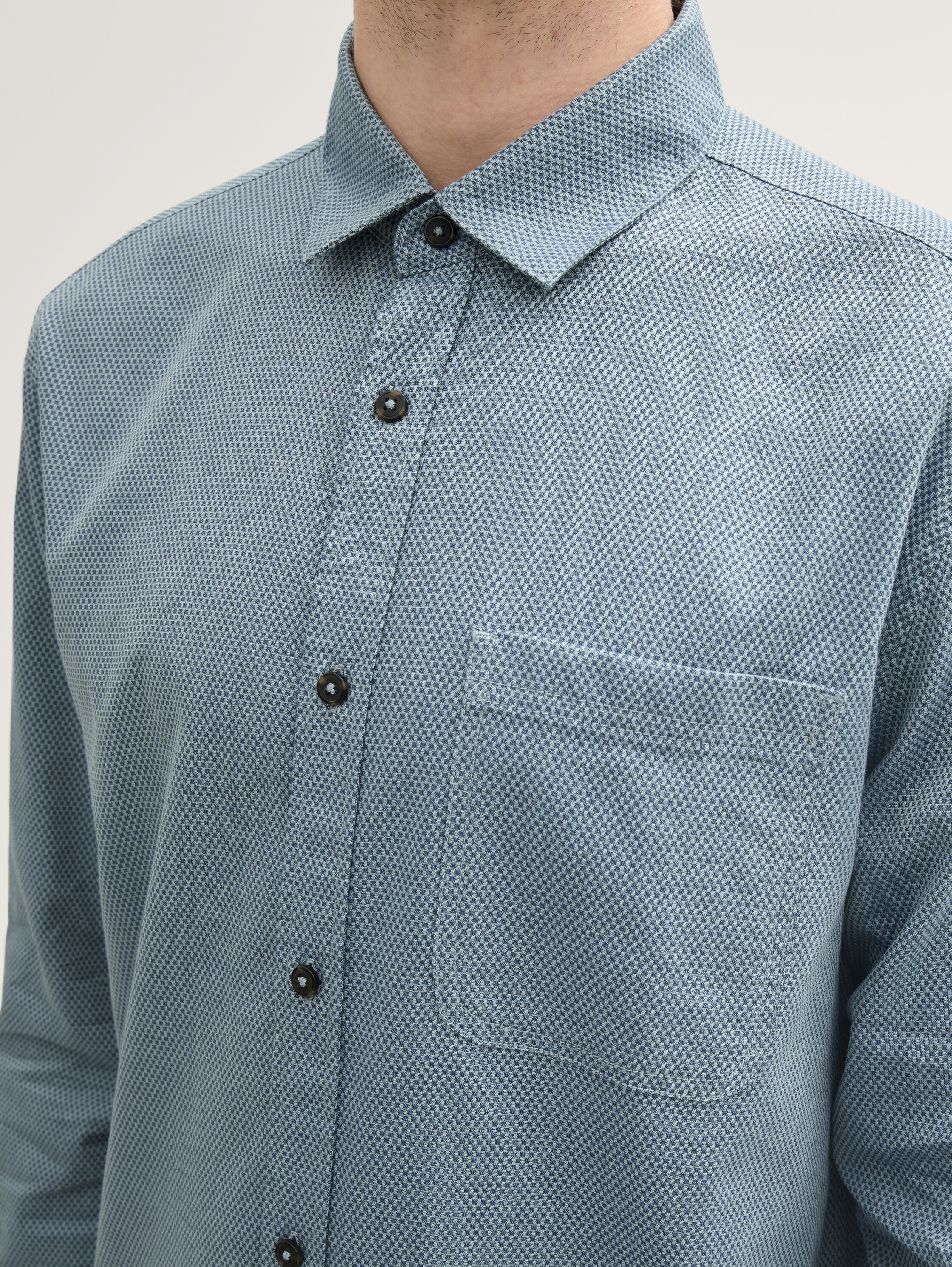 Strukturiertes Hemd mit Brusttasche - dusty_mint_small_structure - 