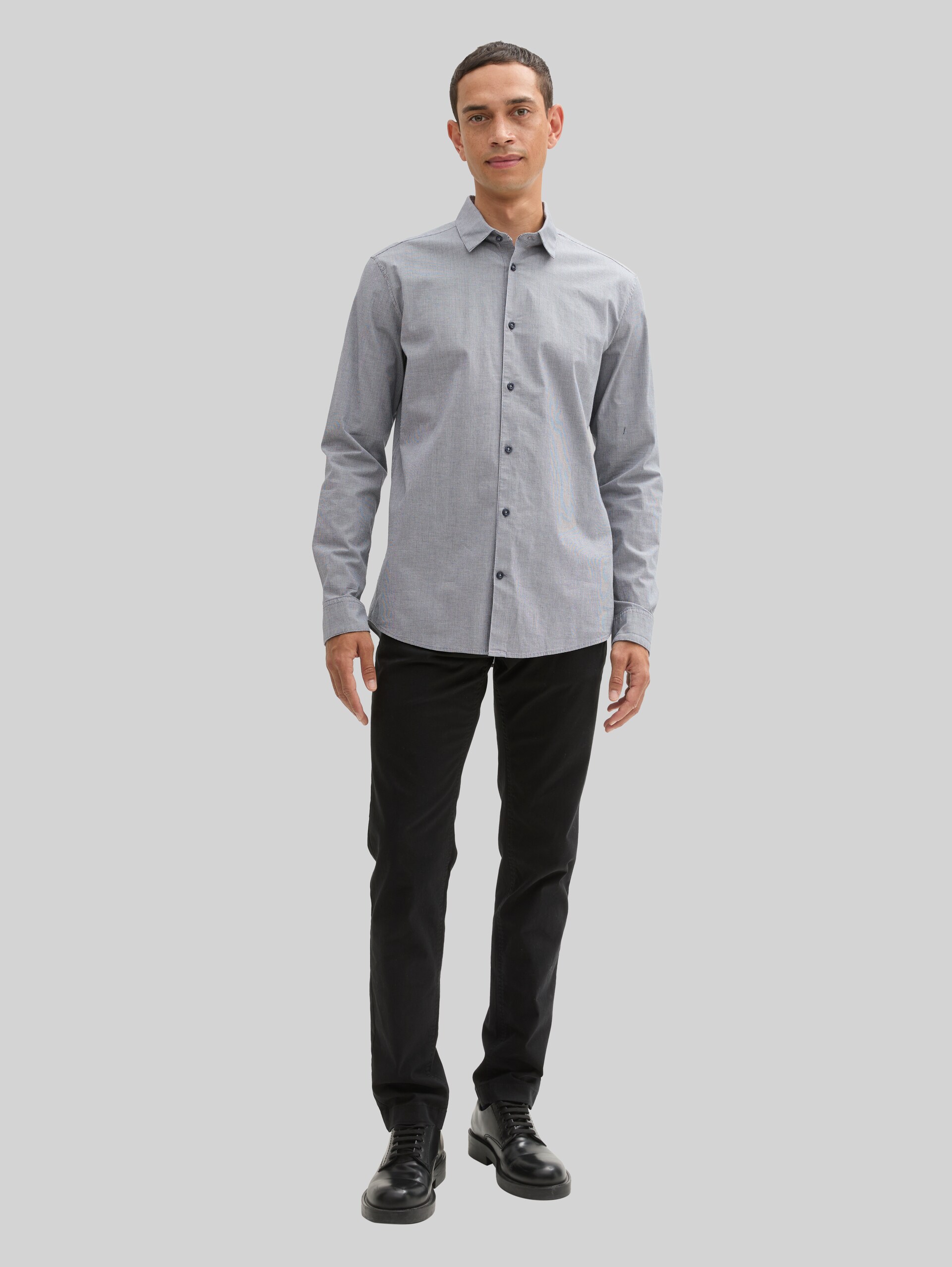 Stretch T-shirt - navy white fine check - Model front view