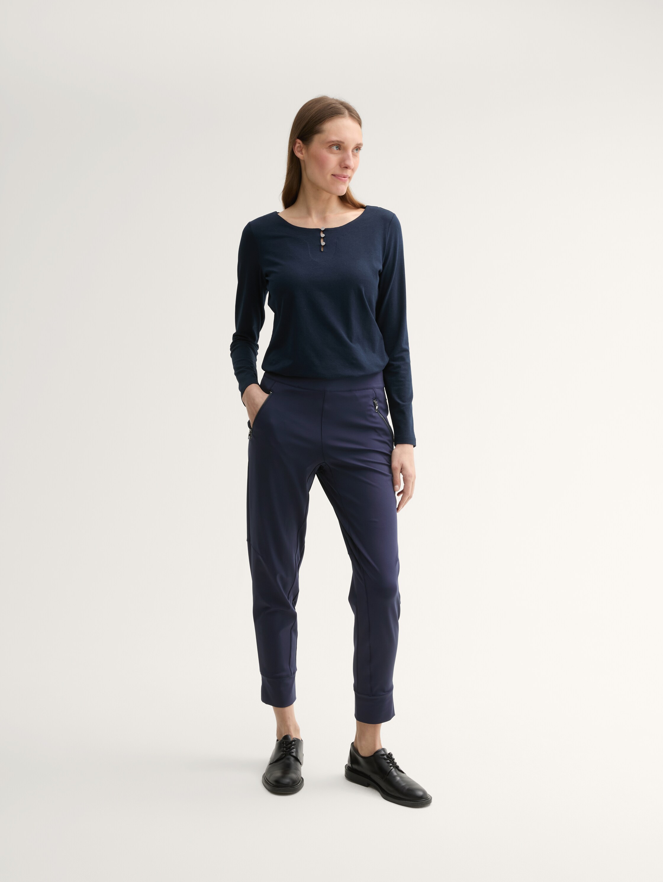 Lockere Cropped Hose mit Reißverschlusstaschen - 2