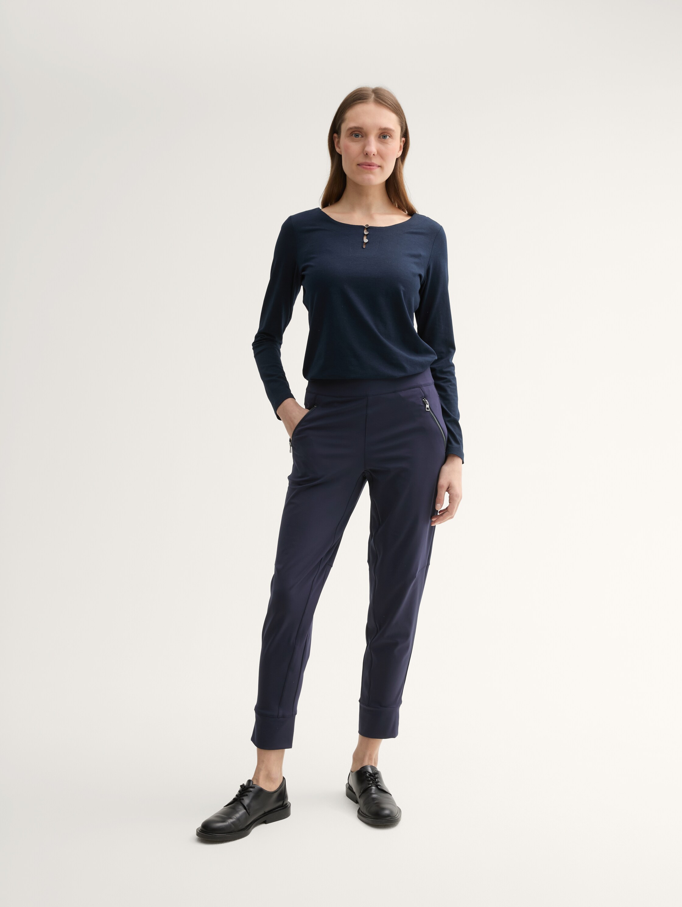 Lockere Cropped Hose mit Reißverschlusstaschen - 1