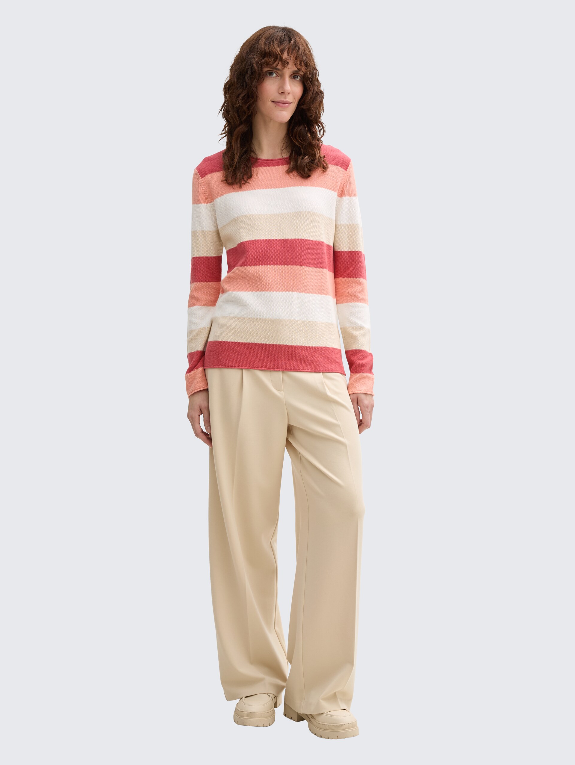 Strickpullover mit Rundhalsausschnitt - red apricot block stripe - Model-Vorderansicht