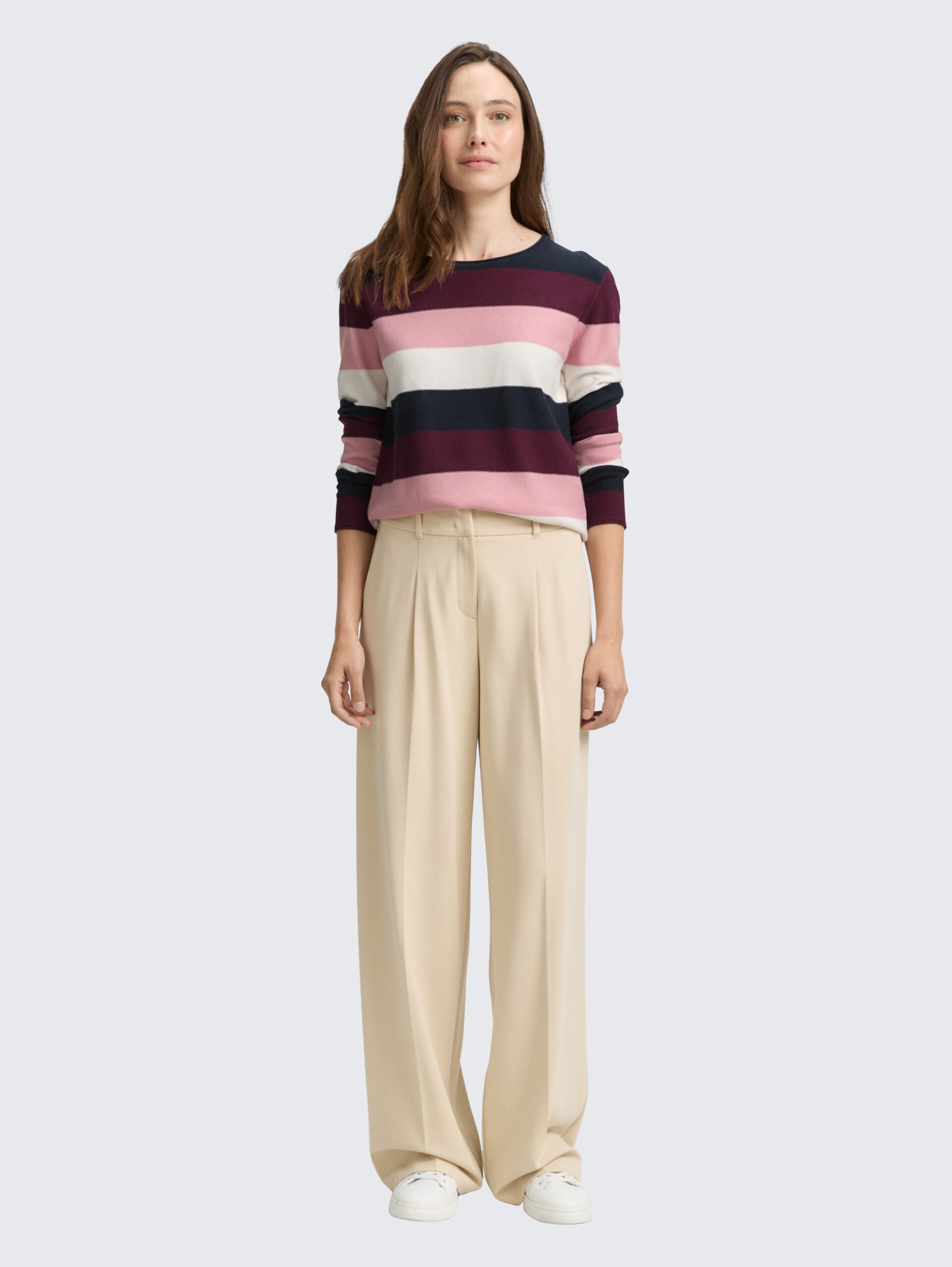 Strickpullover mit Rundhalsausschnitt - big rose knit stripe - Model-Vorderansicht