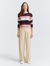 simple sweatshirt - big rose knit stripe - Model front view