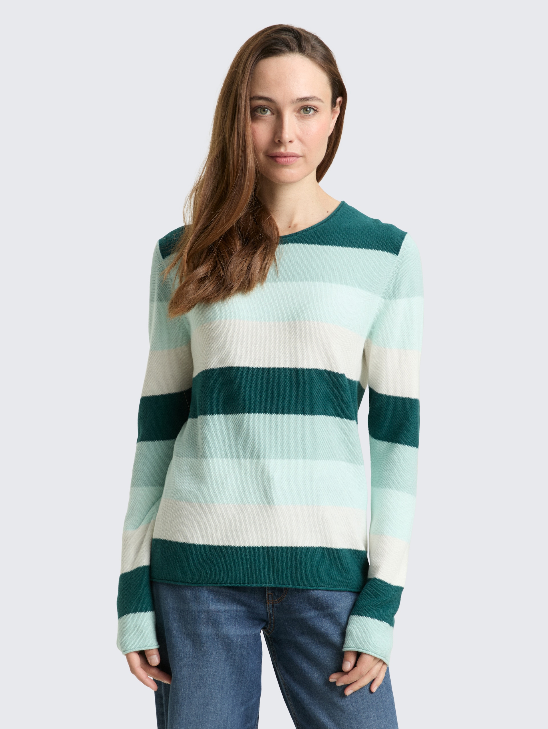 Strickpullover mit Rundhalsausschnitt - green mint white stripe - Ausschnitt Model-Vorderansicht