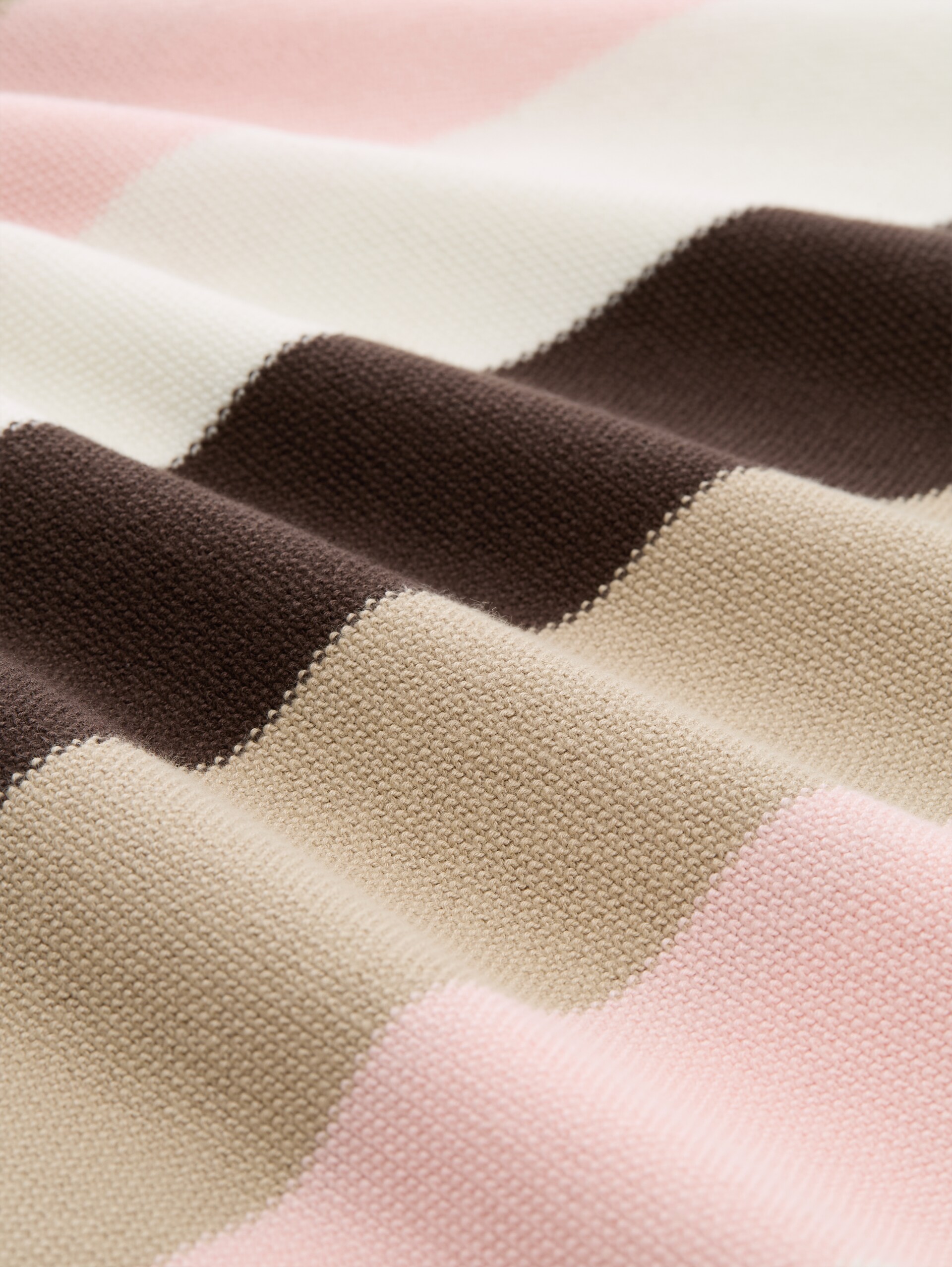 Gebreide trui met ronde hals - brown beige pink stripe - Materiaalweergave