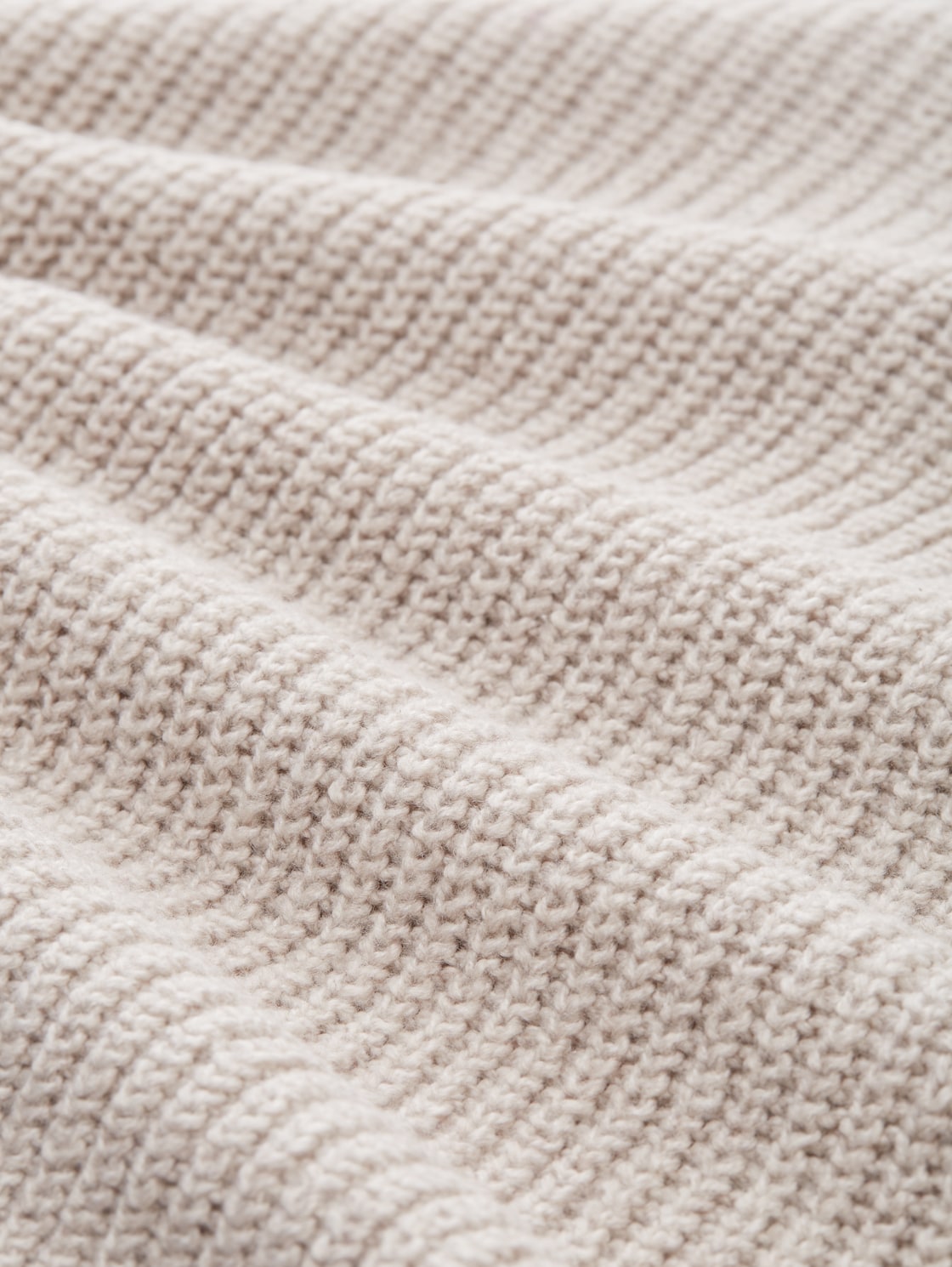 Strickpullover mit V-Ausschnitt - dusty beige melange - Material-Ansicht