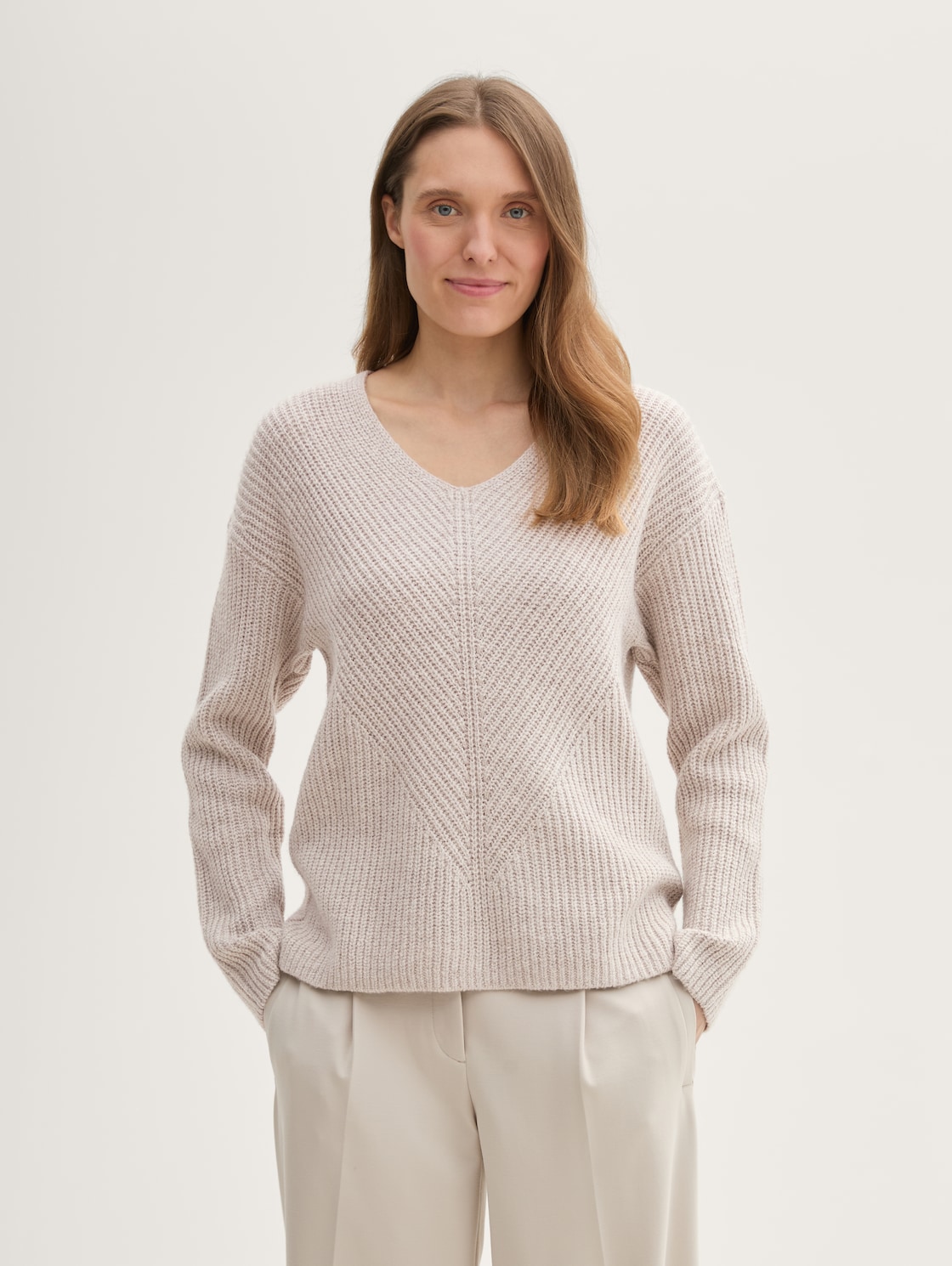 Strickpullover mit V-Ausschnitt - dusty beige melange