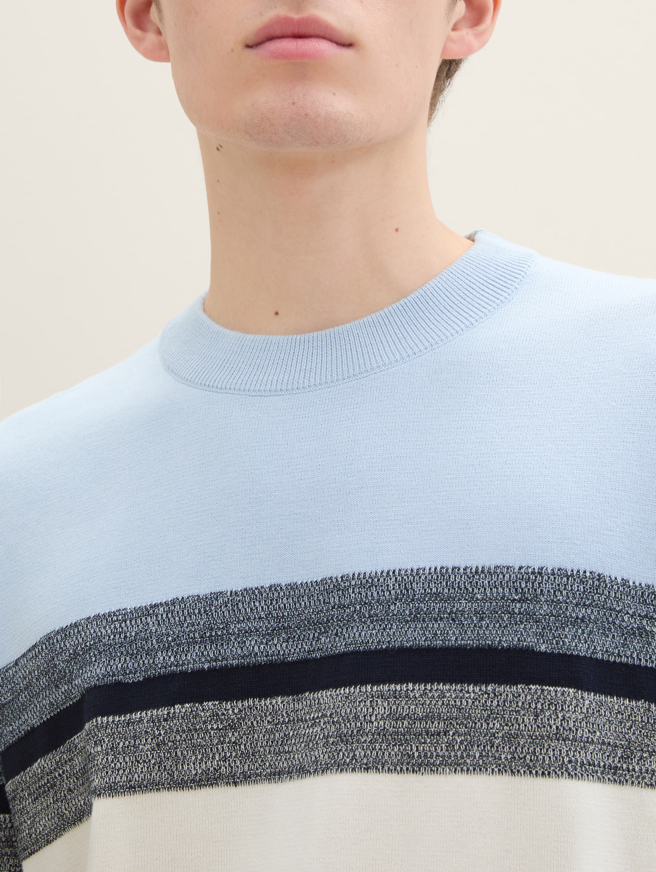 Gebreide trui met blokstrepen - kentucky_blue_white_colorblock -