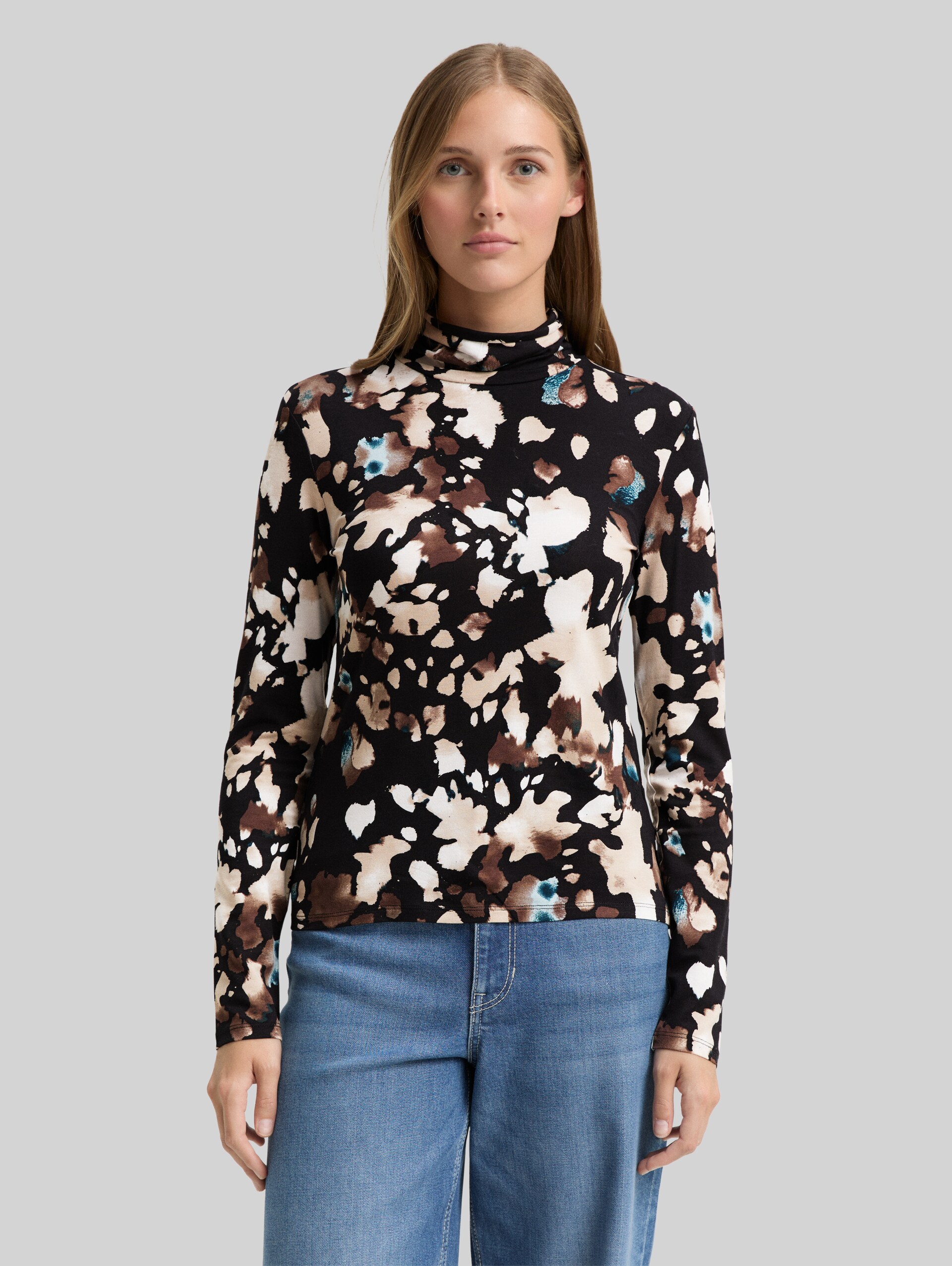 Basic coltrui - abstract print - Nek model vooraanzicht