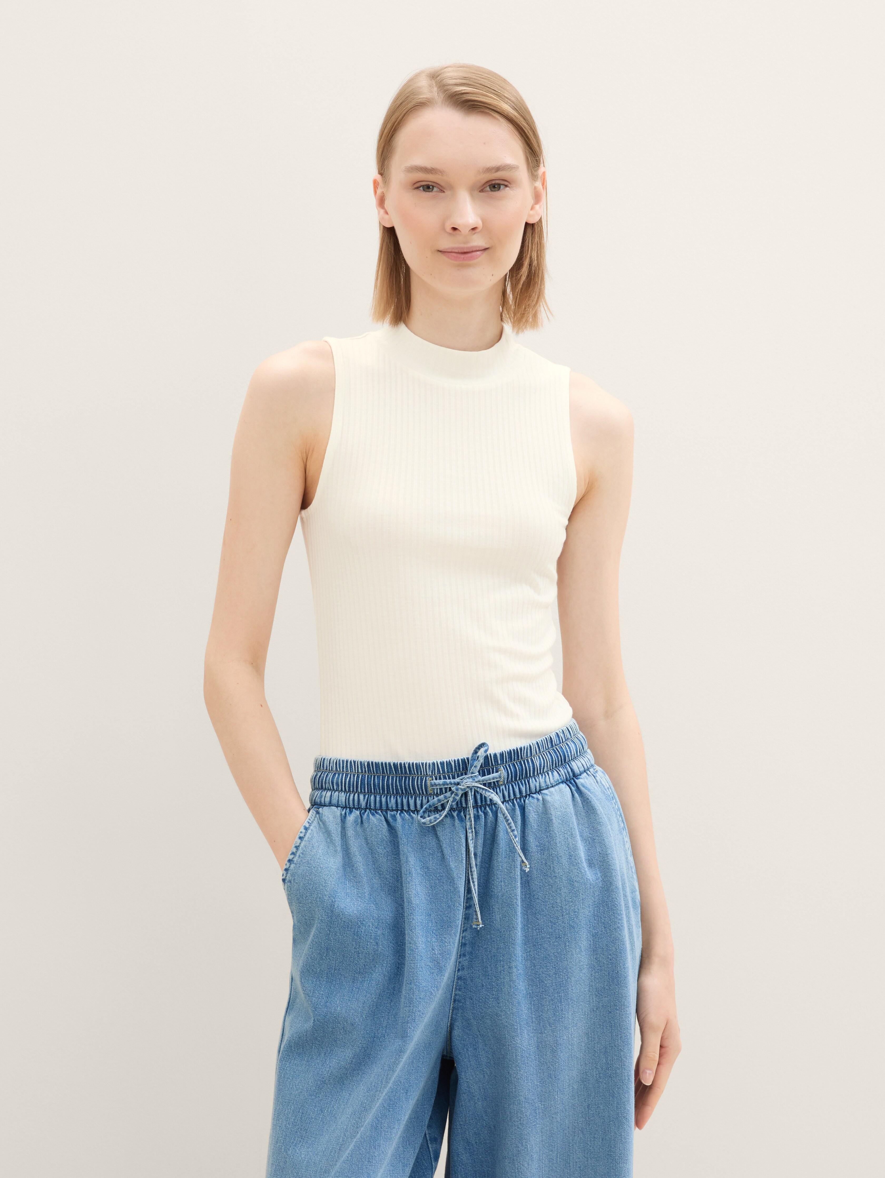 Ripp Top mit Stehkragen von Denim Female, off white