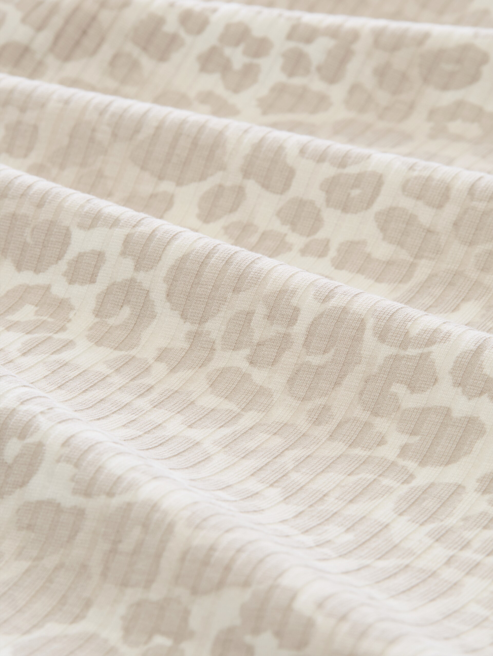 Ribbed top with stand-up collar - beige tonal leo print - Material view