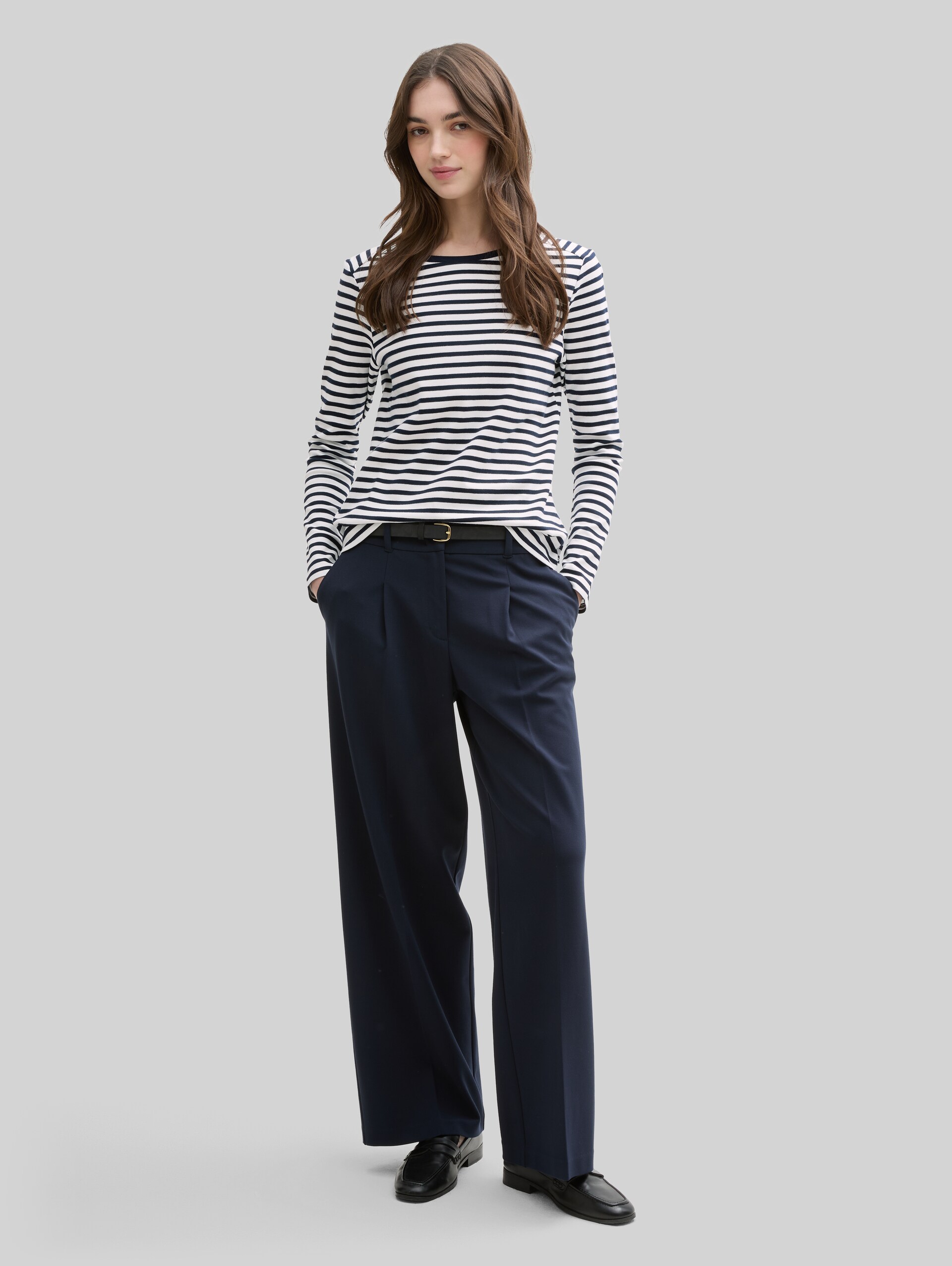 Long-sleeved shirt with striped pattern - navy white stripe - Model front view