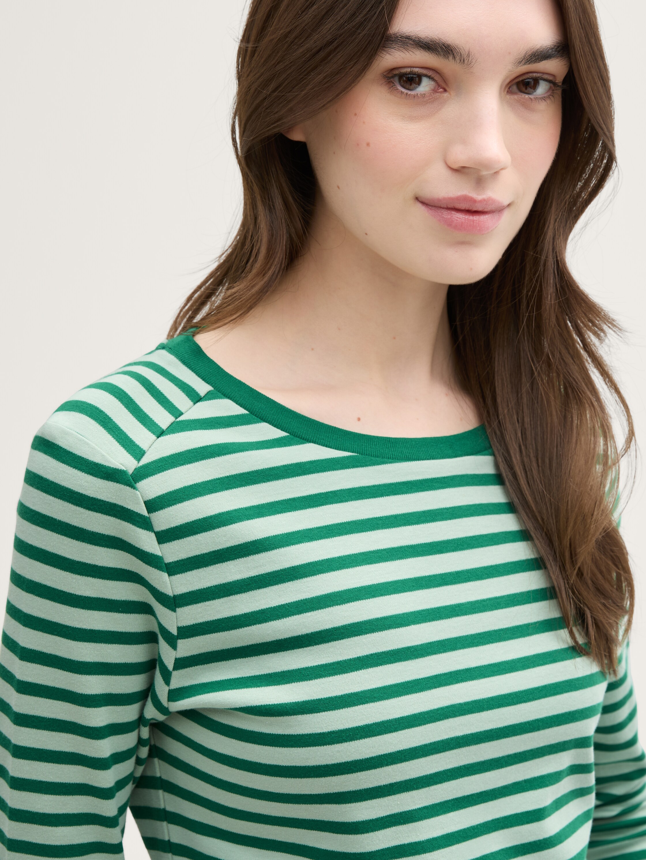 Langarmshirt mit Streifenmuster - tonal_green_stripe - 