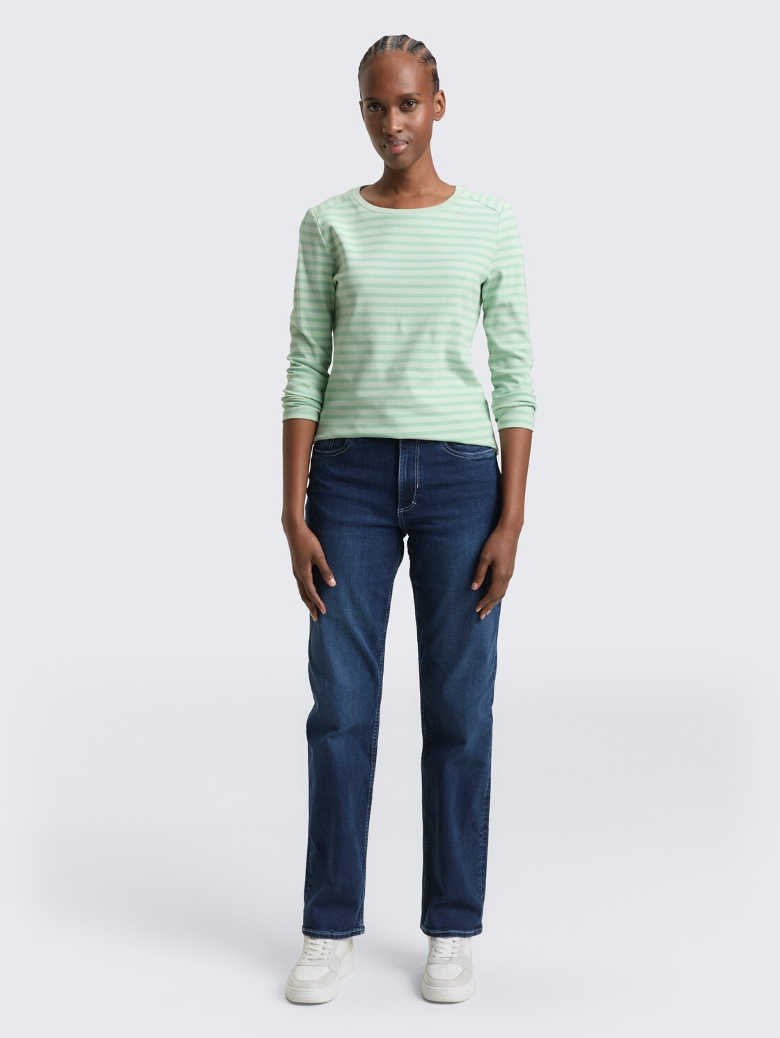 Langarmshirt mit Streifenmuster - tonal matcha green stripe - Model-Vorderansicht