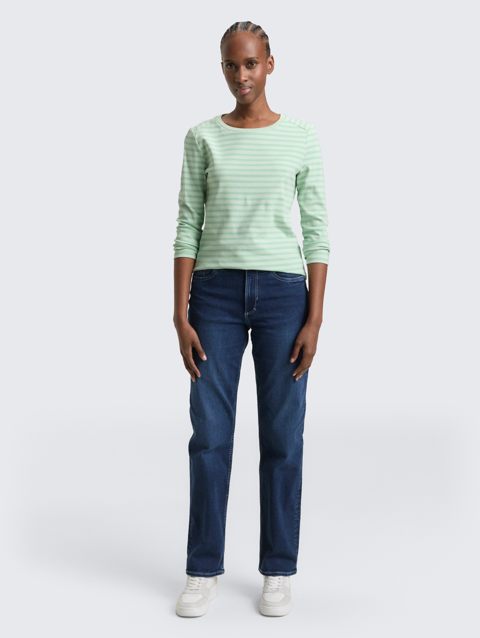 Langarmshirt mit Streifenmuster - tonal matcha green stripe - Model-Vorderansicht