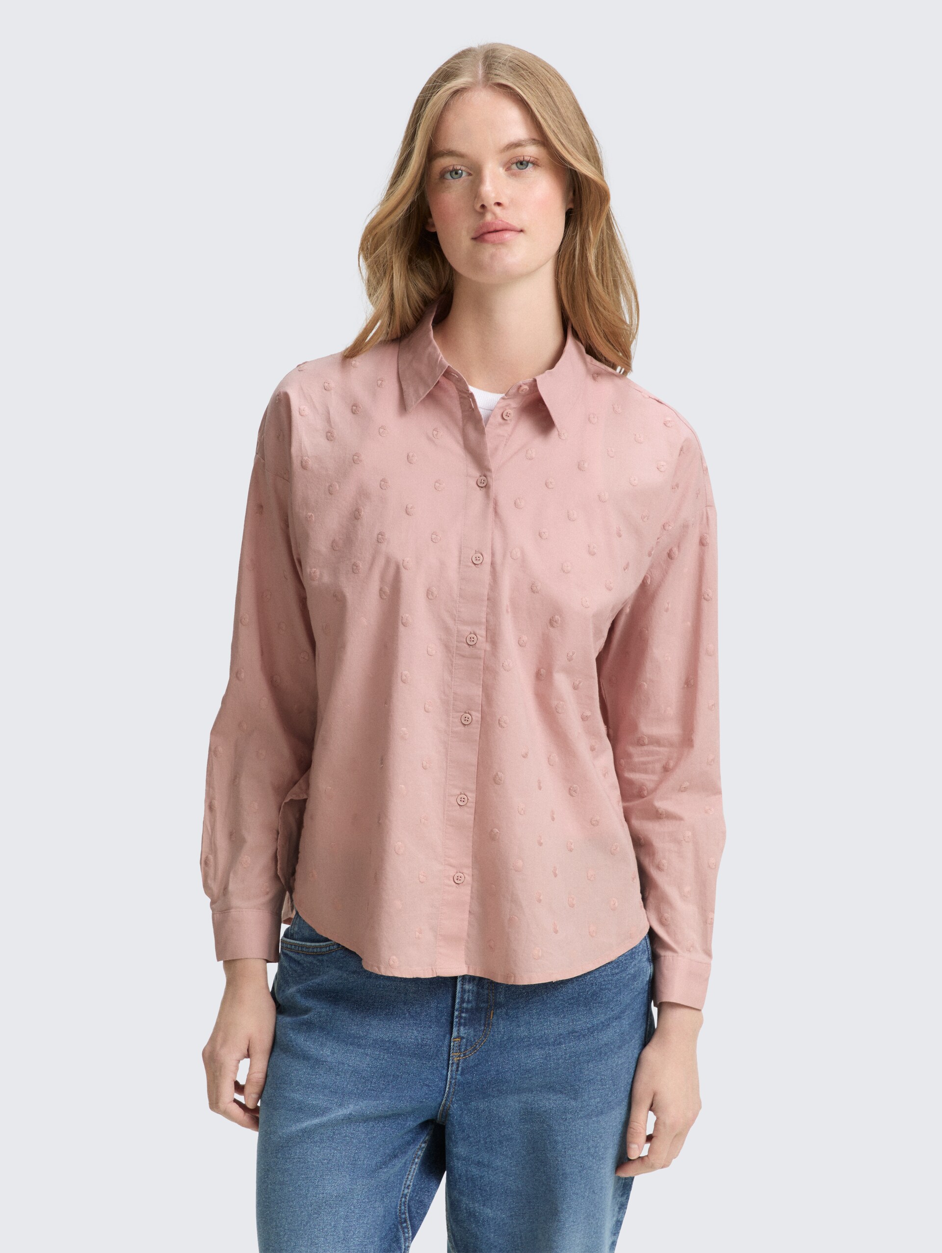 Hemdbluse mit gepunkteter Struktur - Antique Rose - Ausschnitt Model-Vorderansicht