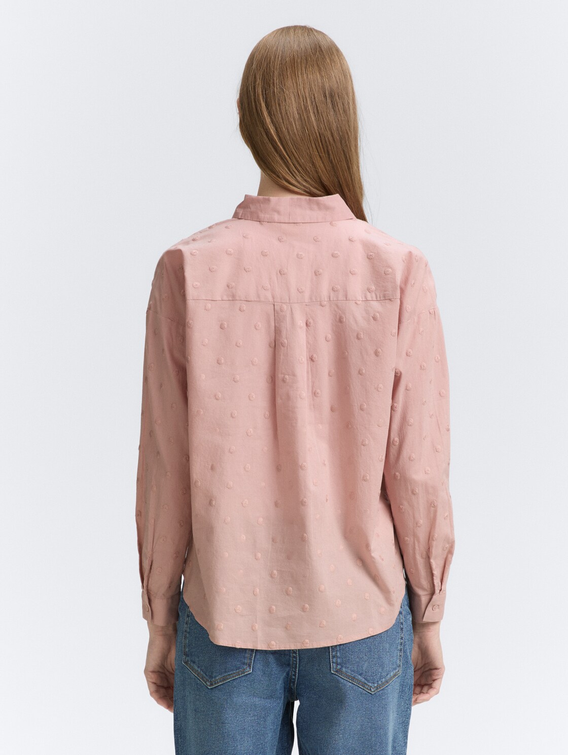 Hemdbluse mit gepunkteter Struktur - Antique Rose - Auschnitt Model-Rückansicht