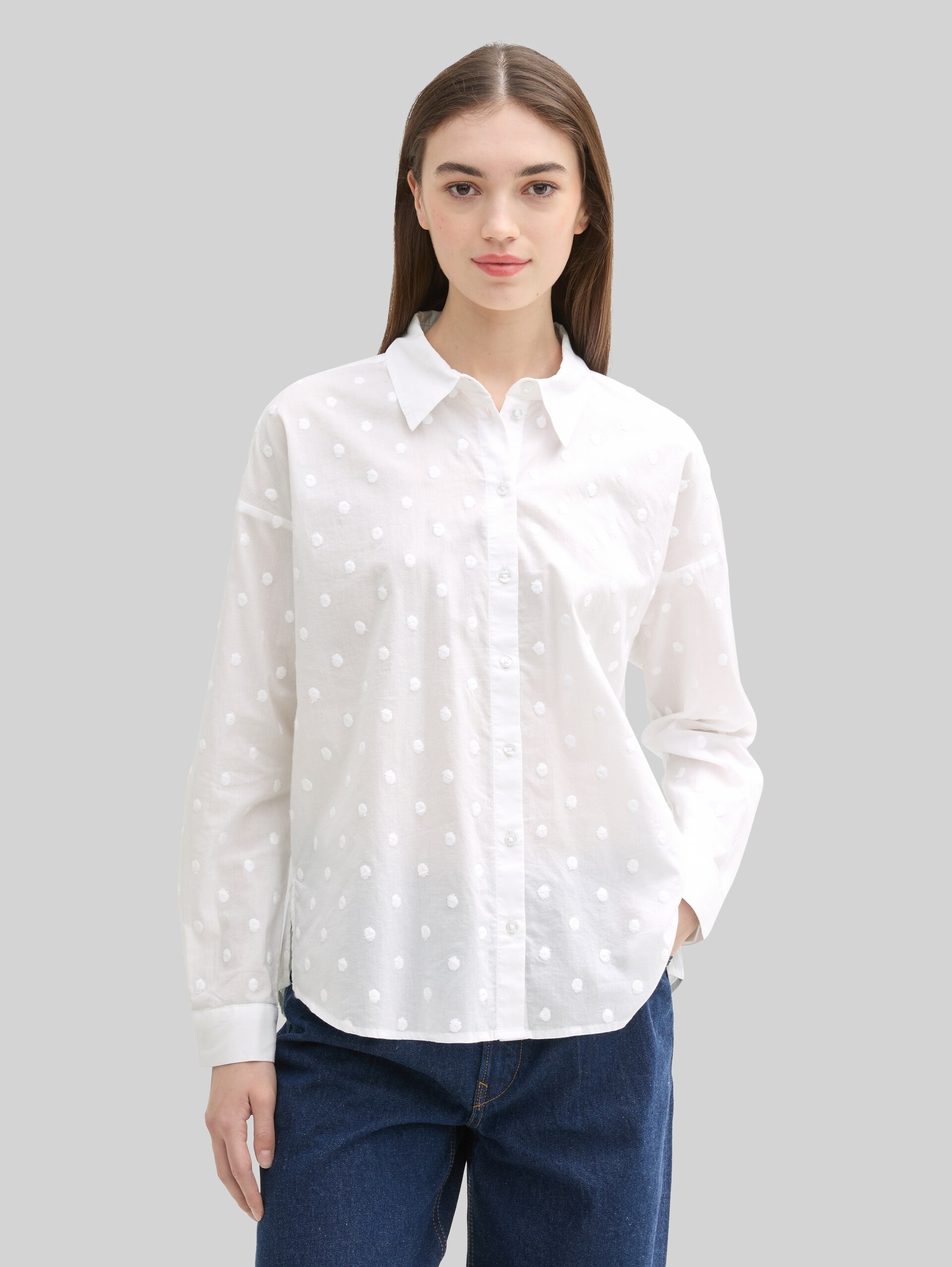 Shirt blouse with polka dot pattern - White - Neckline model front view