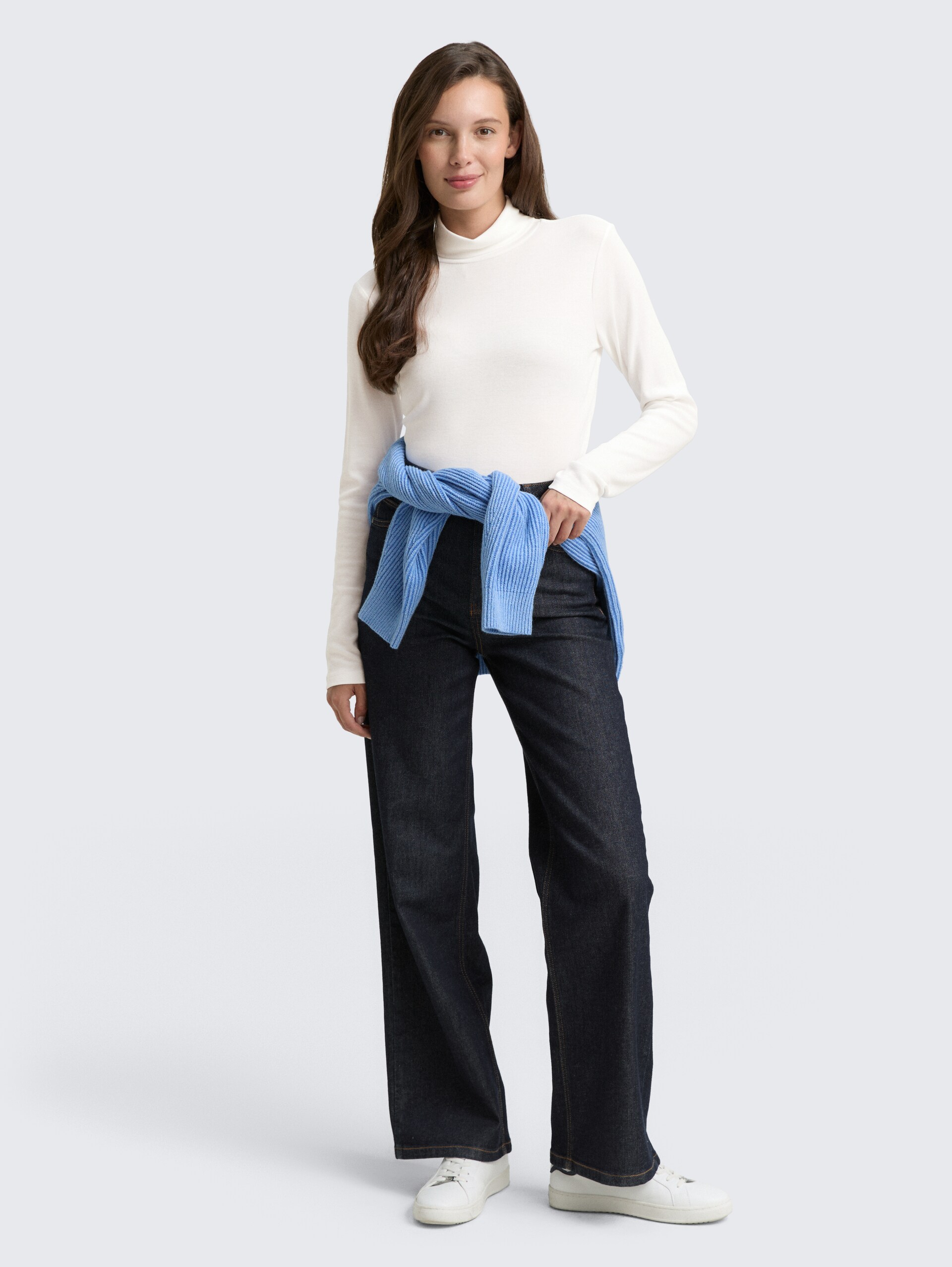 Shirt met lange mouwen en rolkraag - Whisper White - Model vooraanzicht