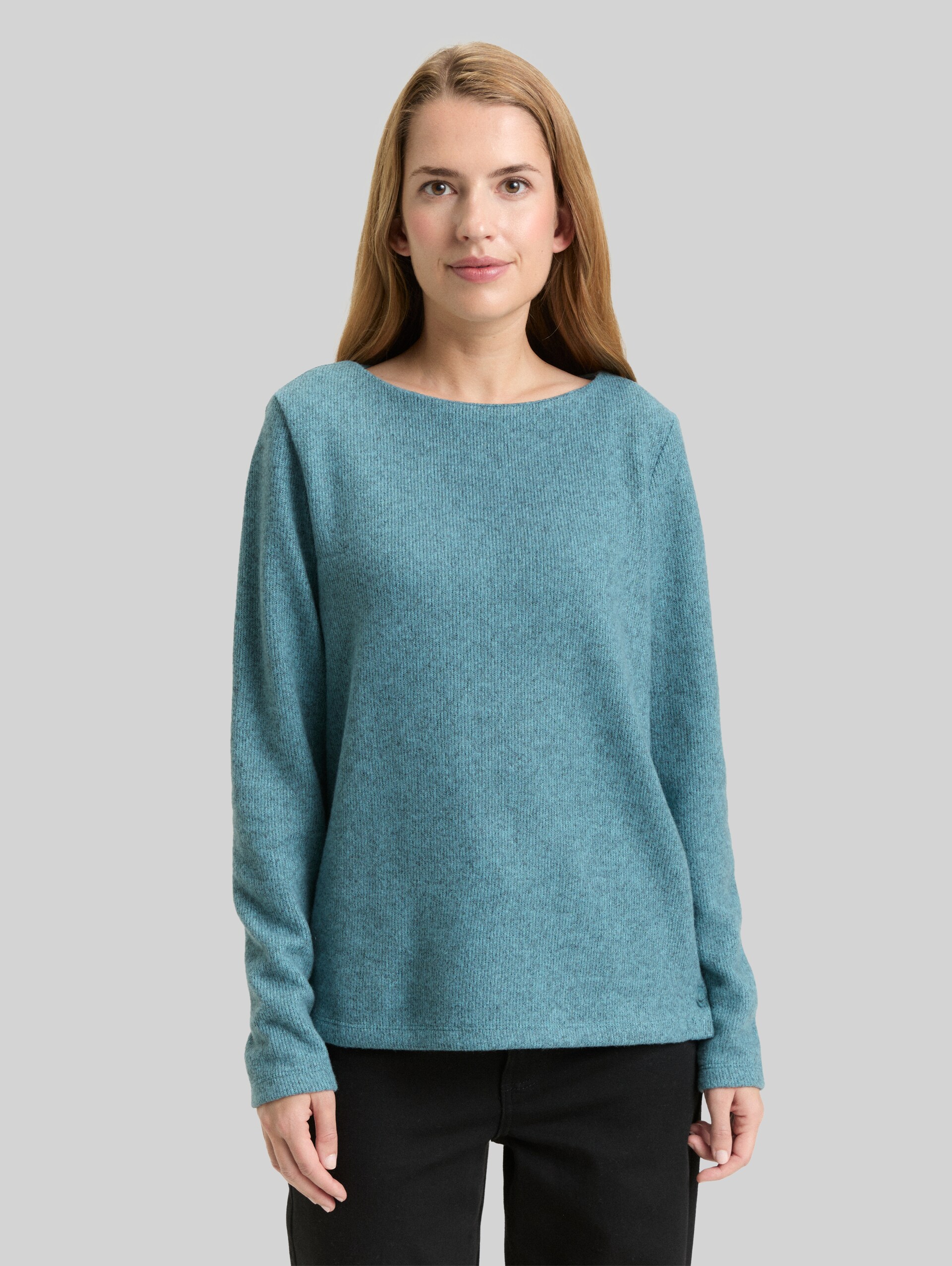 Soft-touch sweatshirt with button details - tropical teal melange - Neckline model front view