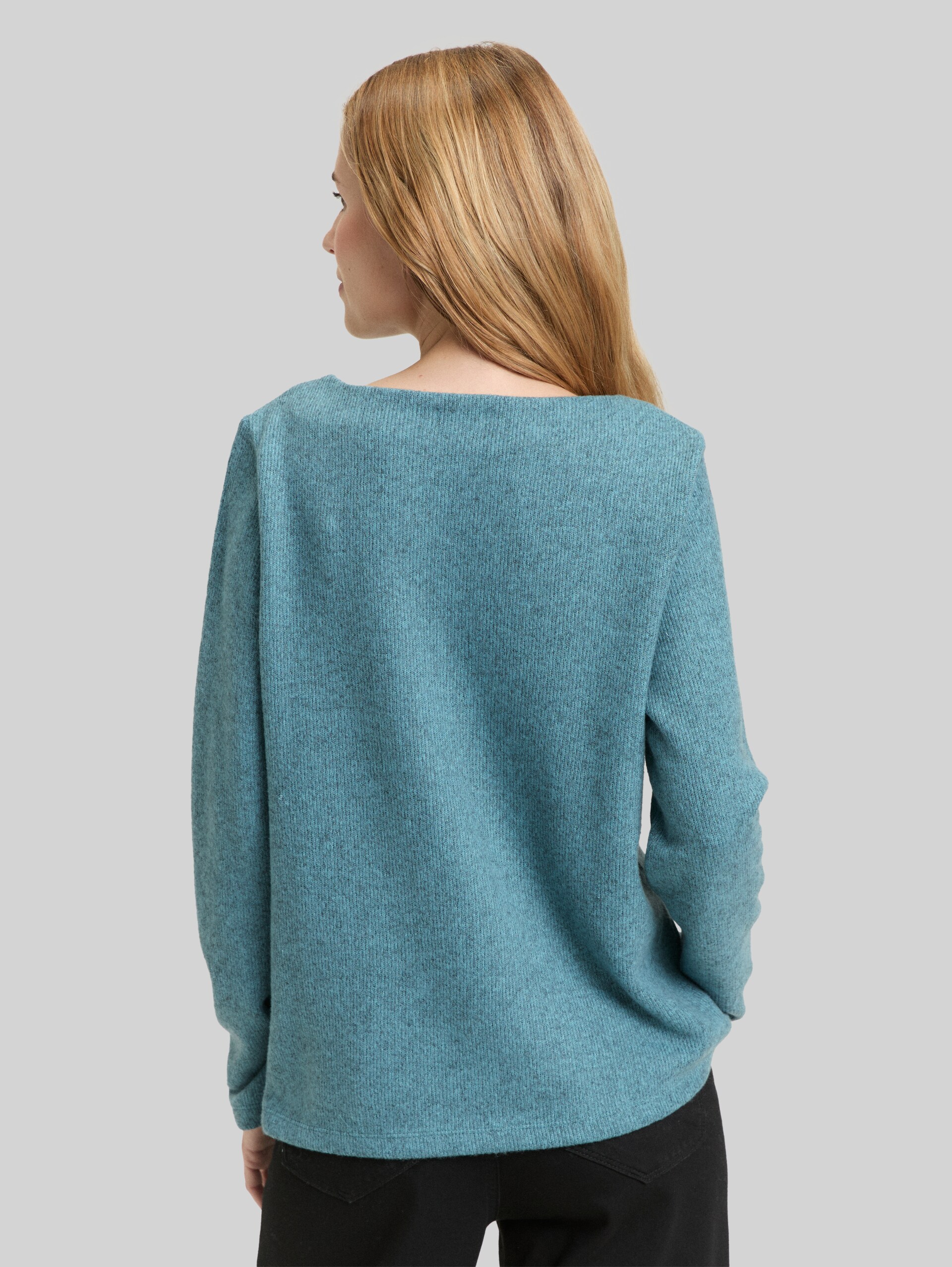 Soft-touch sweatshirt with button details - tropical teal melange - Neckline model-back view