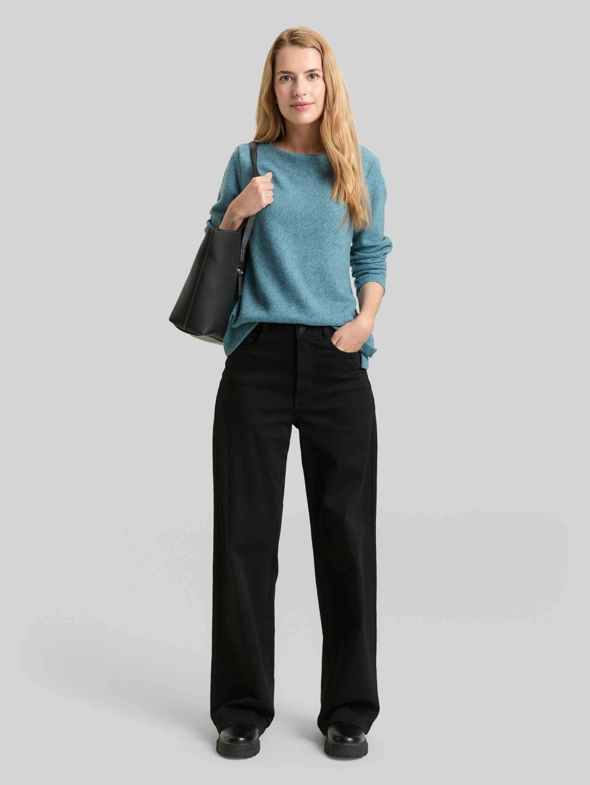 Soft-touch sweatshirt with button details - tropical teal melange - Model front view