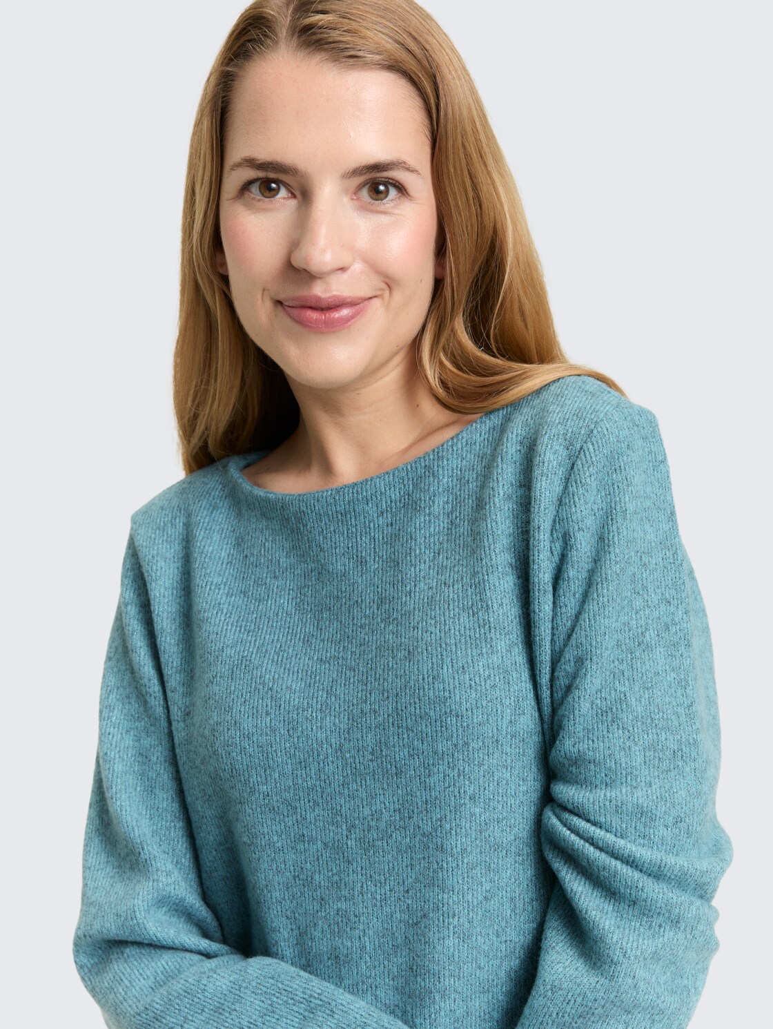 Soft-Touch Sweatshirt mit Knopf-Details - tropical teal melange - Detail-Model-Ansicht