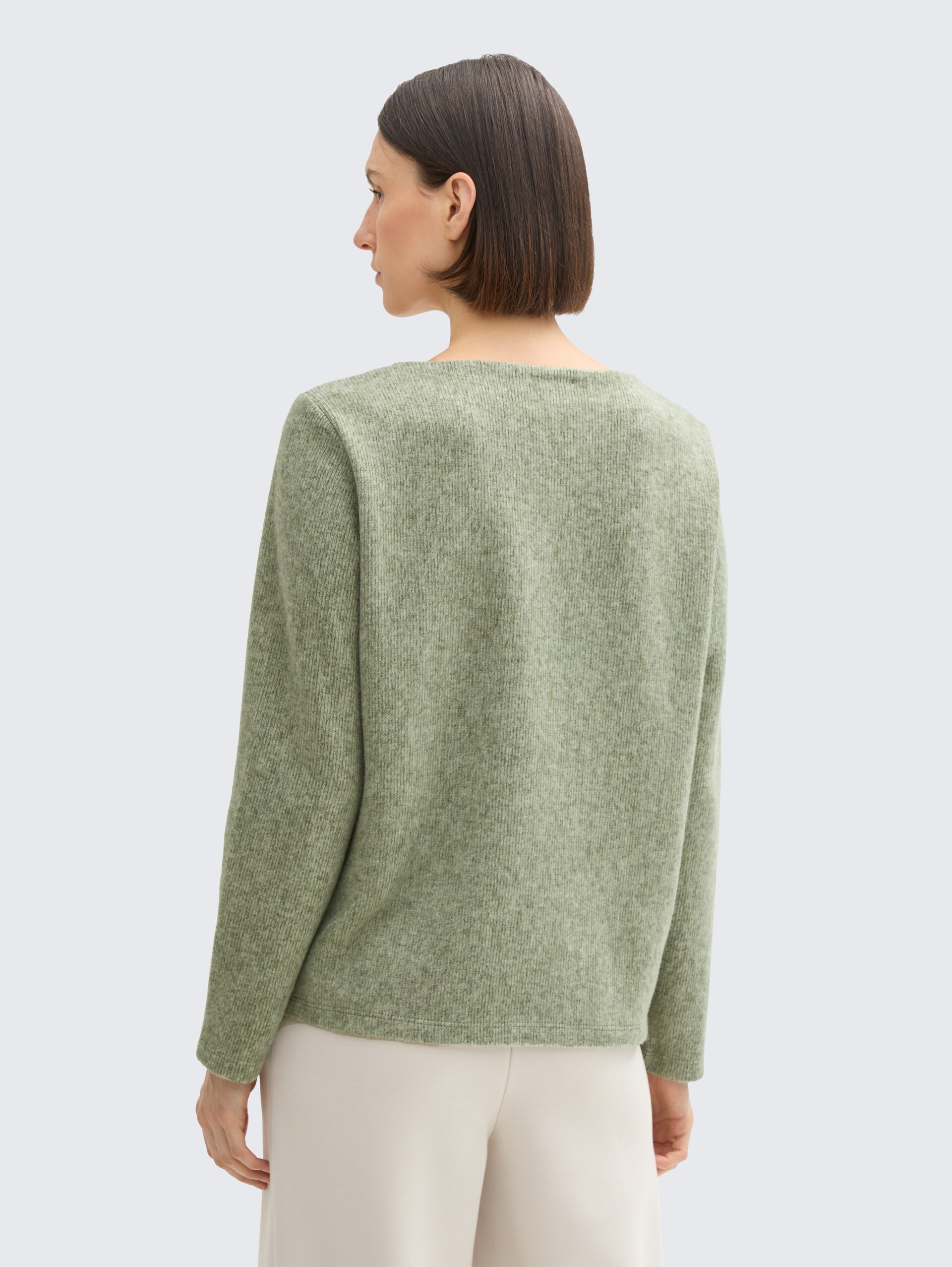 Soft-Touch Sweatshirt mit Knopf-Details - pure sage melange - Auschnitt Model-Rückansicht
