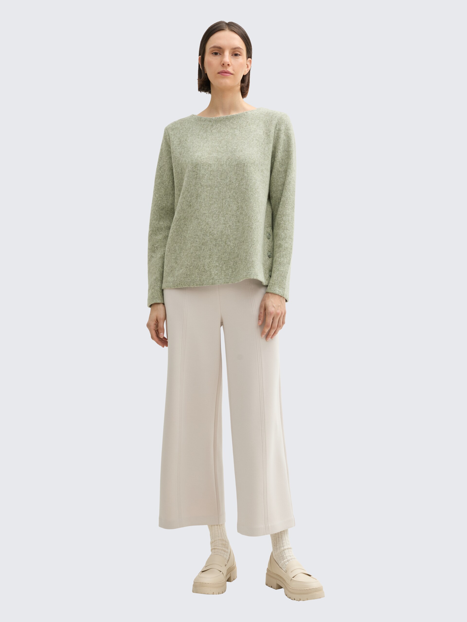 Soft-Touch Sweatshirt mit Knopf-Details - pure sage melange - Model-Vorderansicht
